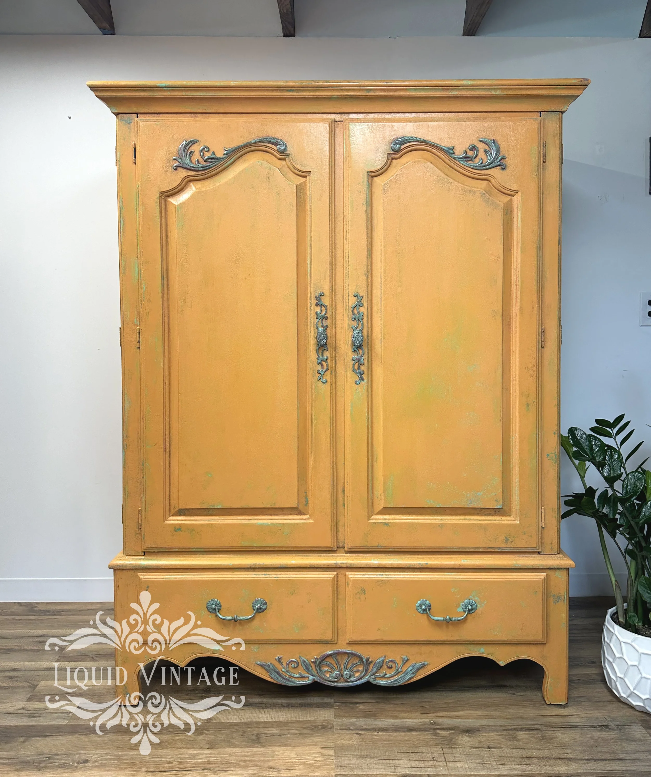 Barcelona Armoire Main.JPG