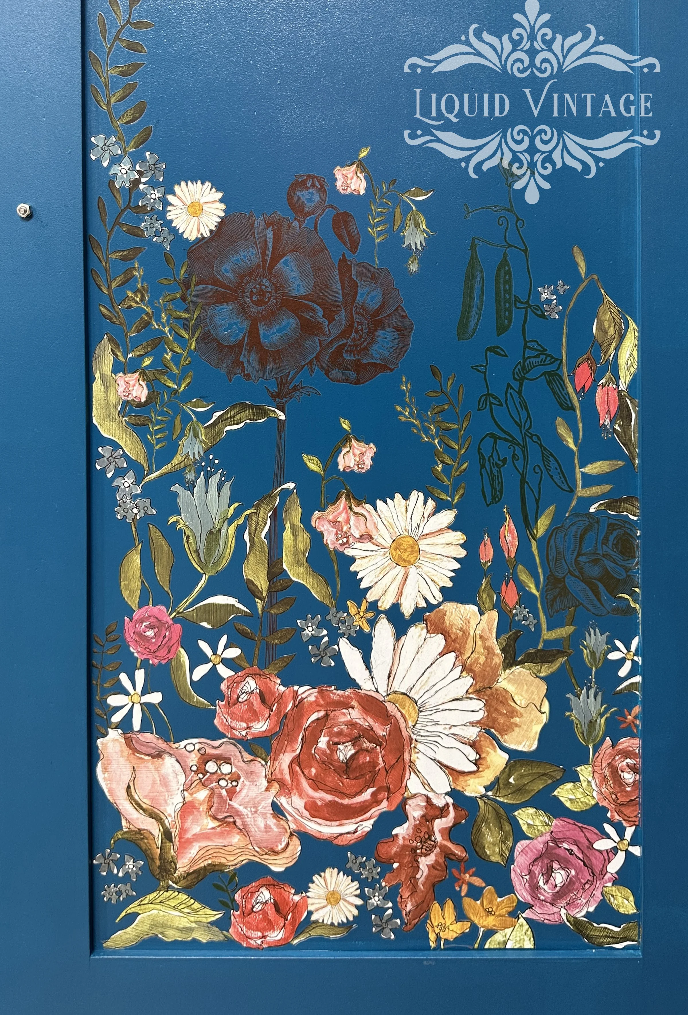 Barcelona Armoireinsidedoor2.jpg