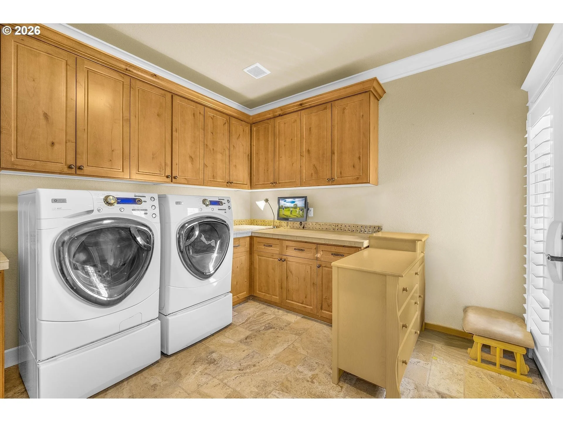 imgi_85_586013218-37 (1).jpg