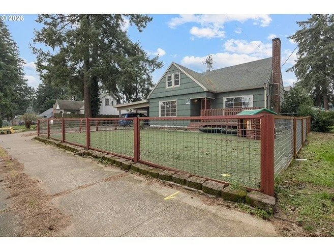 $595,000 | 
2901 SE 118th Ave, Portland, OR 97266 | 
4
beds

3
baths
2,978
sqft