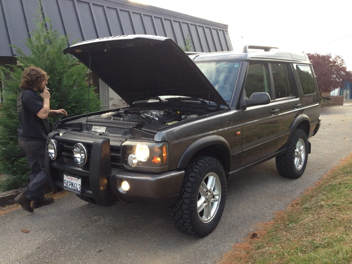 This morning I got stuck in the Way Back Machine and realized that after my original IG account was hacked our Discovery 2 building days were missing. This is absolutely part of our story at Harpeth Rovers. 

  When the 4.6 motor had a major flaw, we