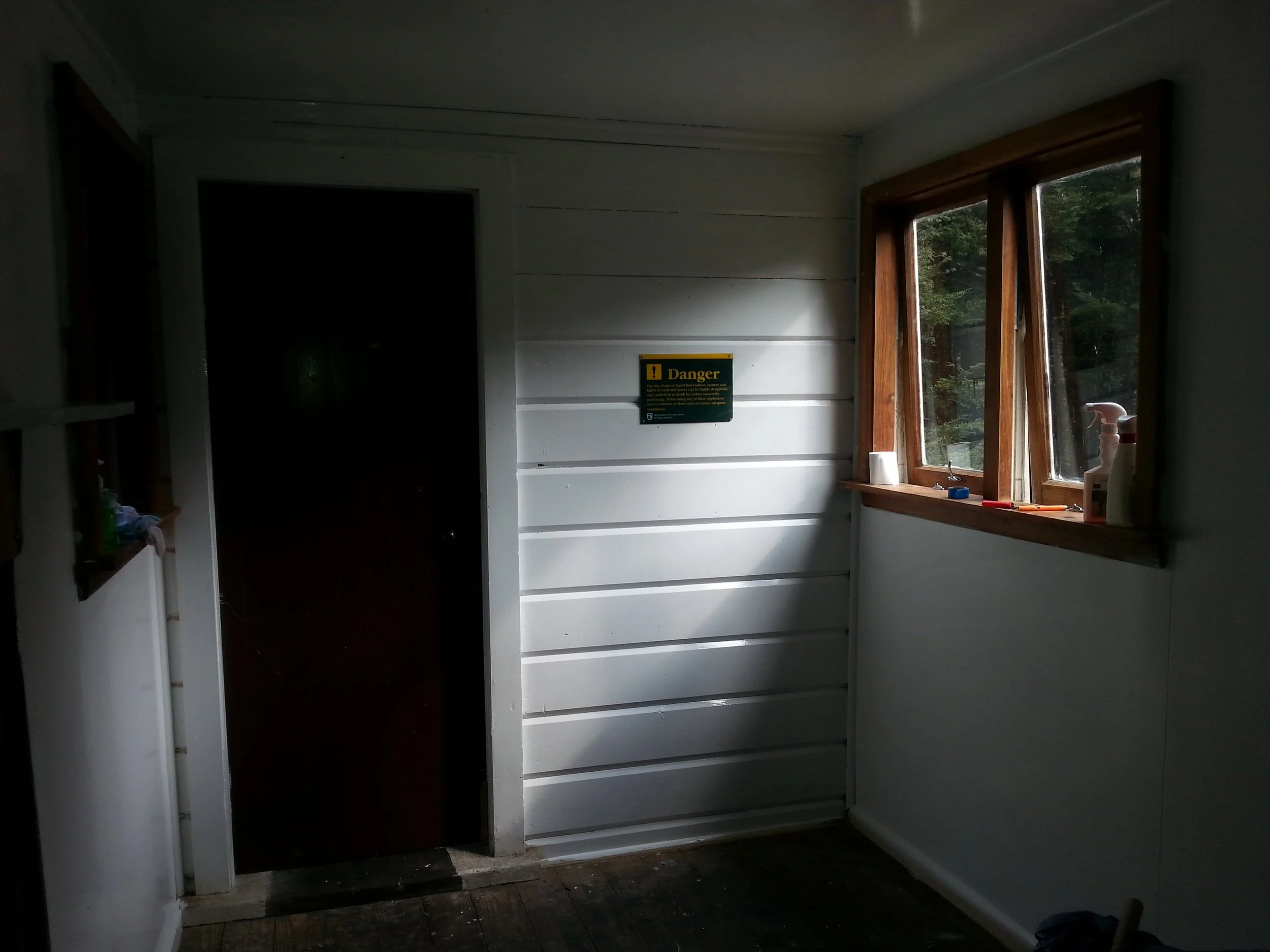 Inside Carlyle Hut Nov 17.jpg