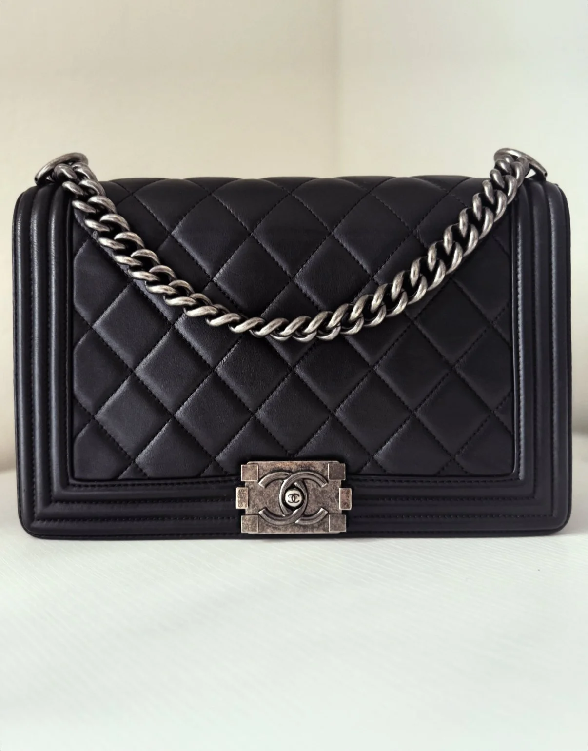 CHANEL Black Calfskin-Quilted New Medium Boy Bag