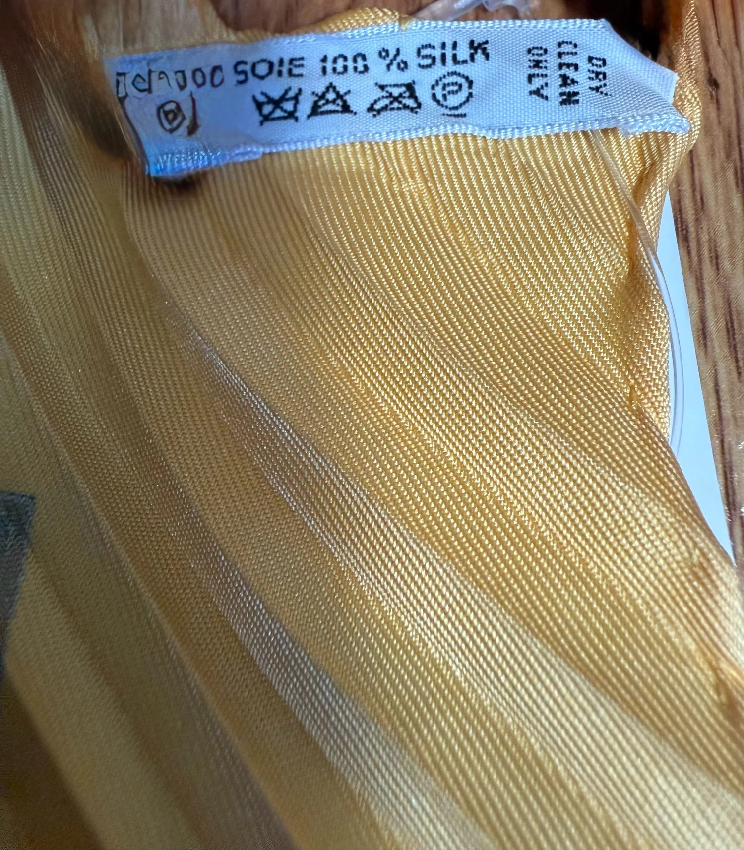 Hermès Grande Tenue Pleated Silk Scarf