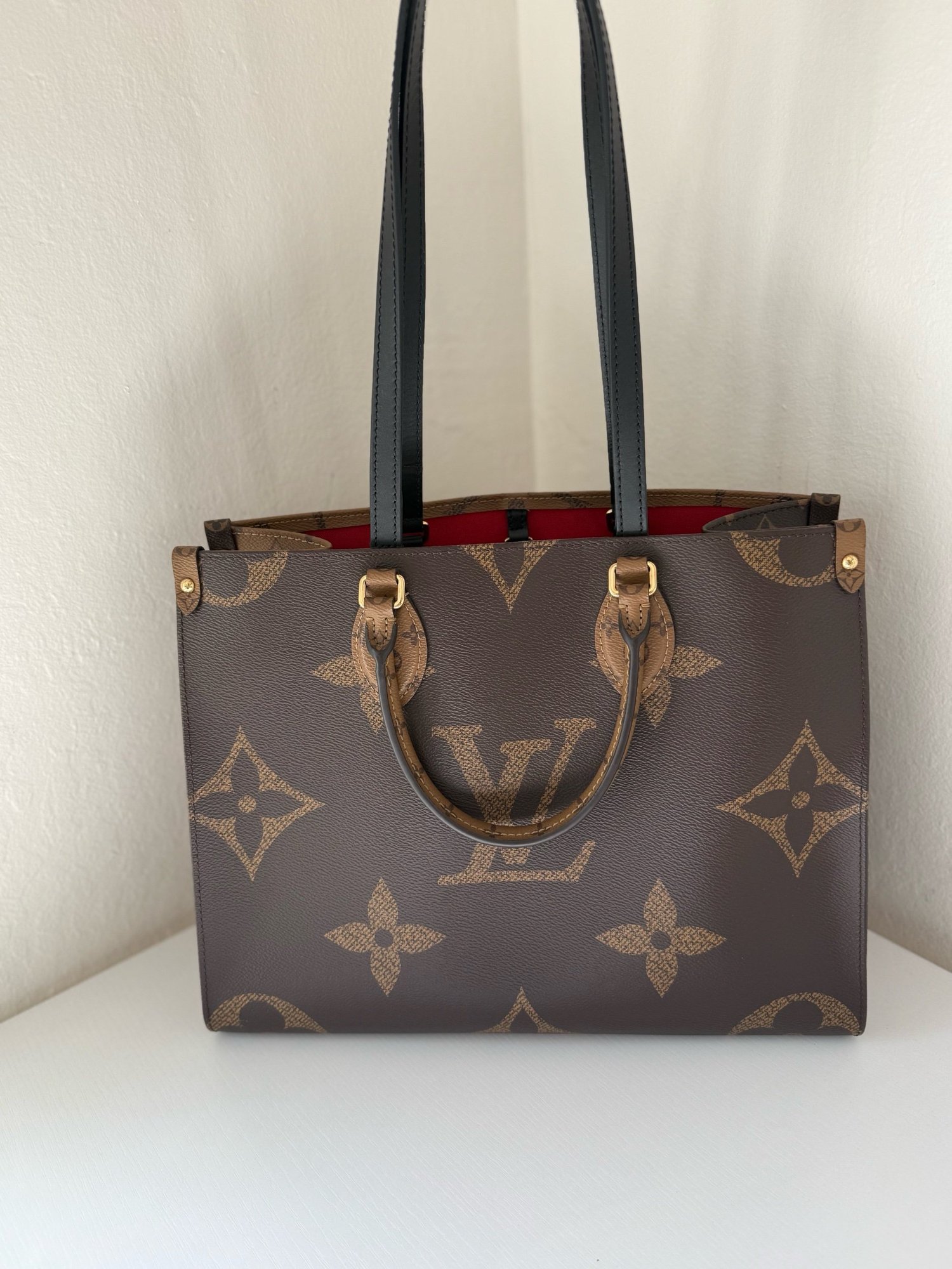 Louis Vuitton OnTheGo MM Giant Reverse Monogram Tote