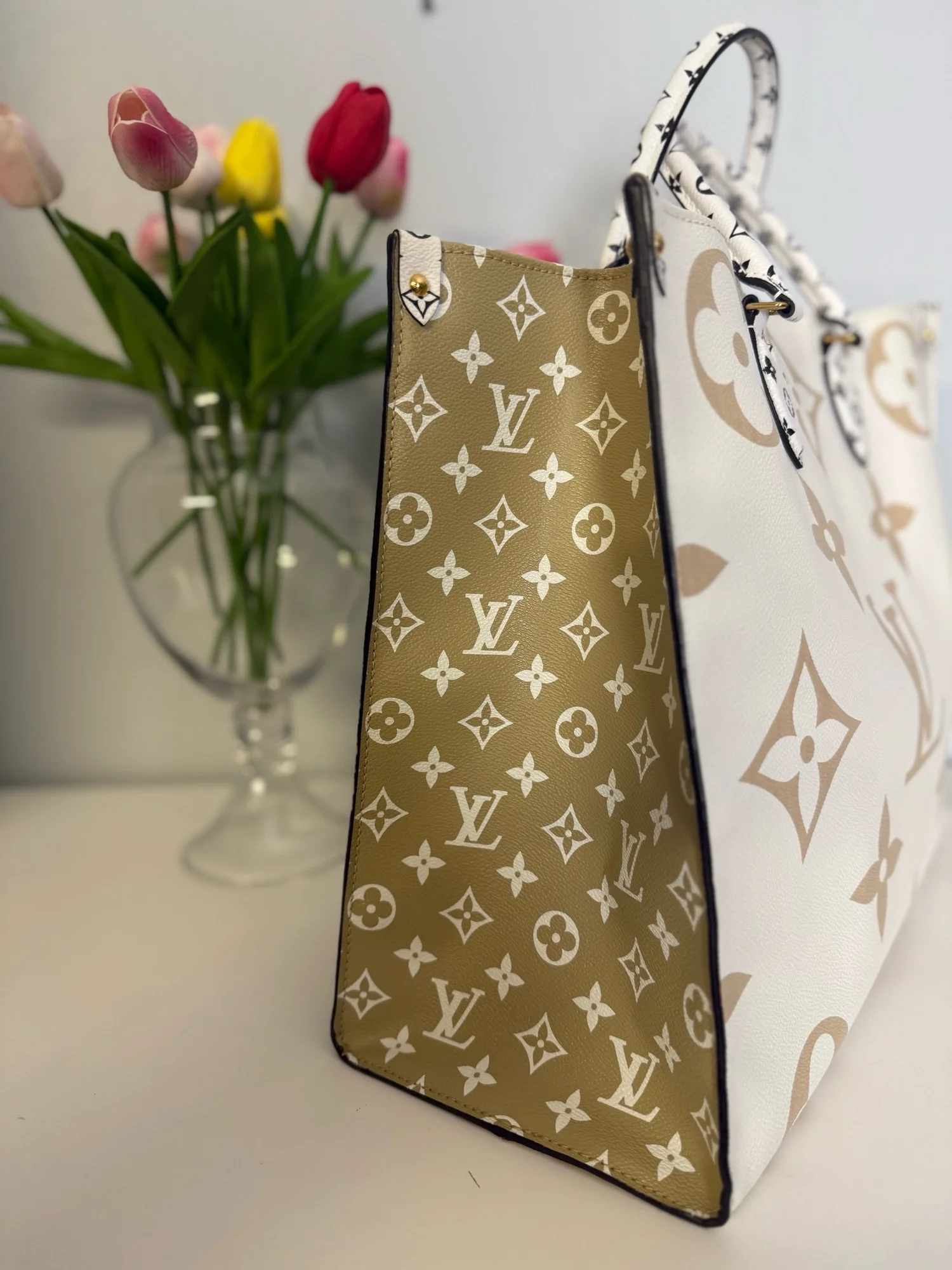 Louis Vuitton OnTheGo GM Limited Edition Tote Bag Green/White
