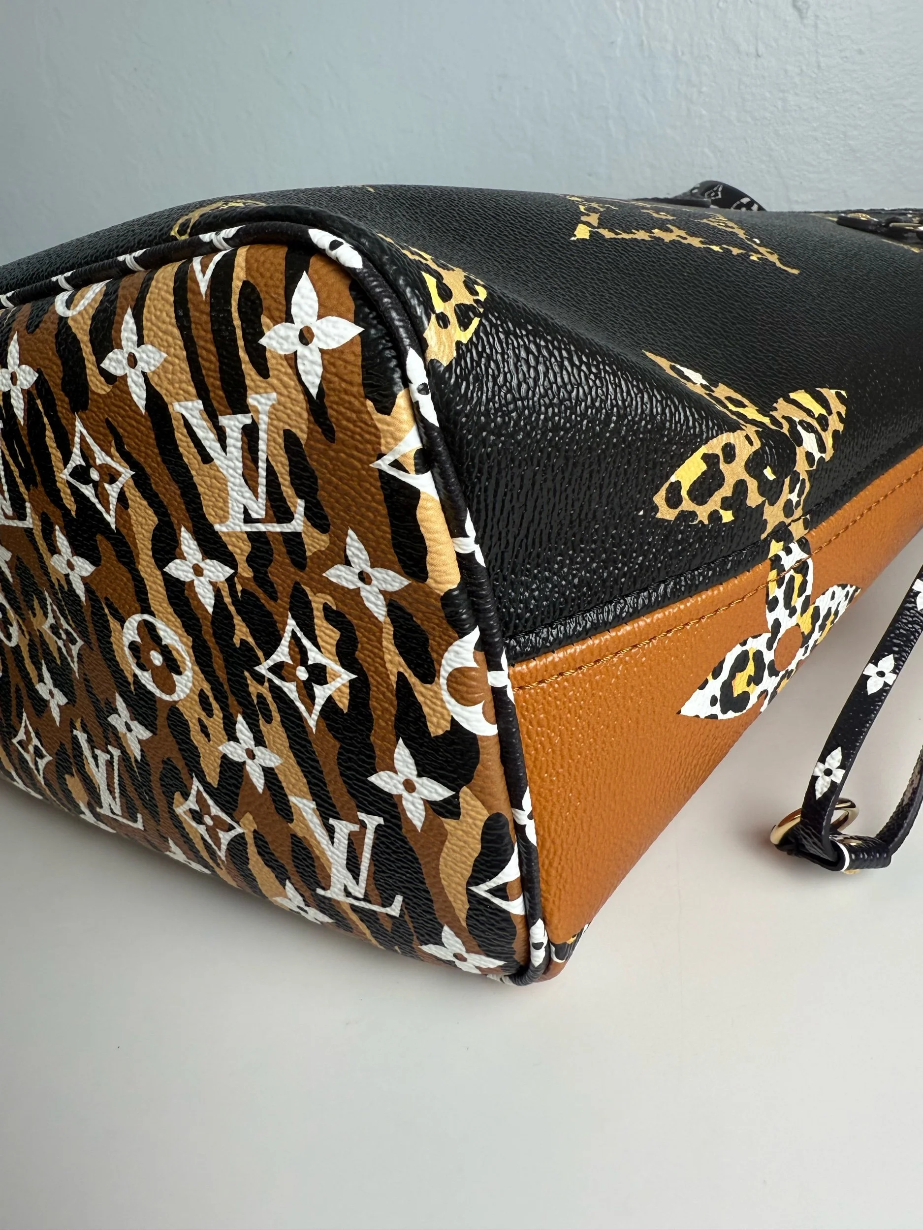Louis Vuitton Monogram Giant Jungle Neverfull MM — image 8