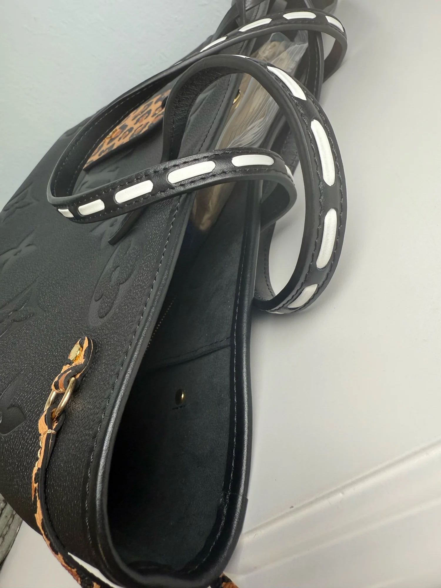 Louis Vuitton Neverfull MM Wild at Heart Black Embossed Monogram Empreinte leather