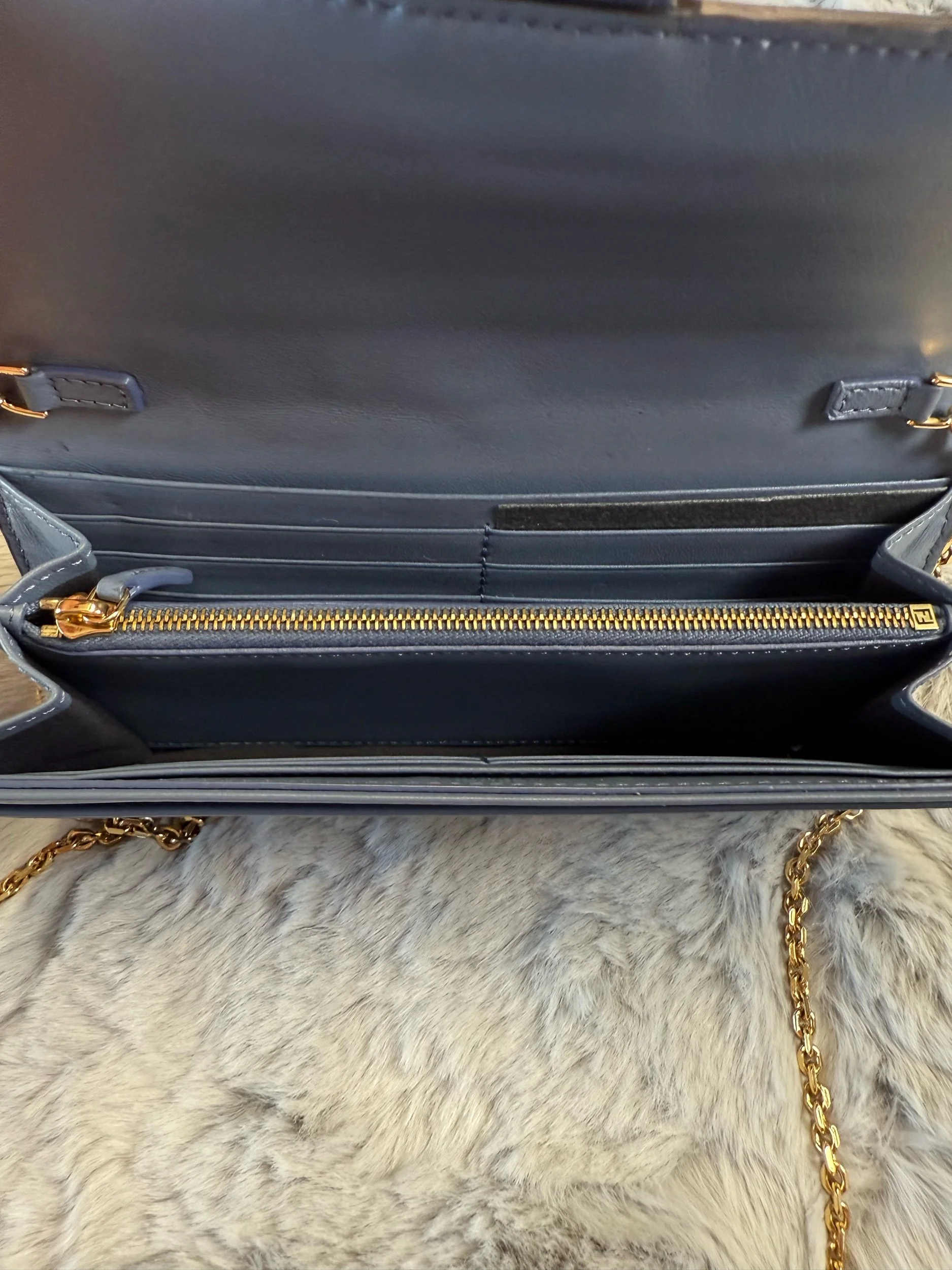 Fendi Baguette Continental Wallet on Chain — image 9