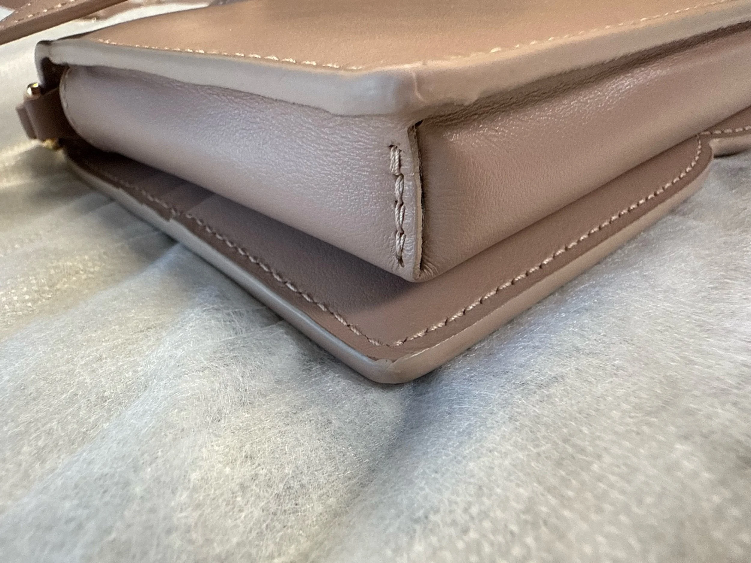 Dolce & Gabbana Logo Leather Phone Bag — image 14