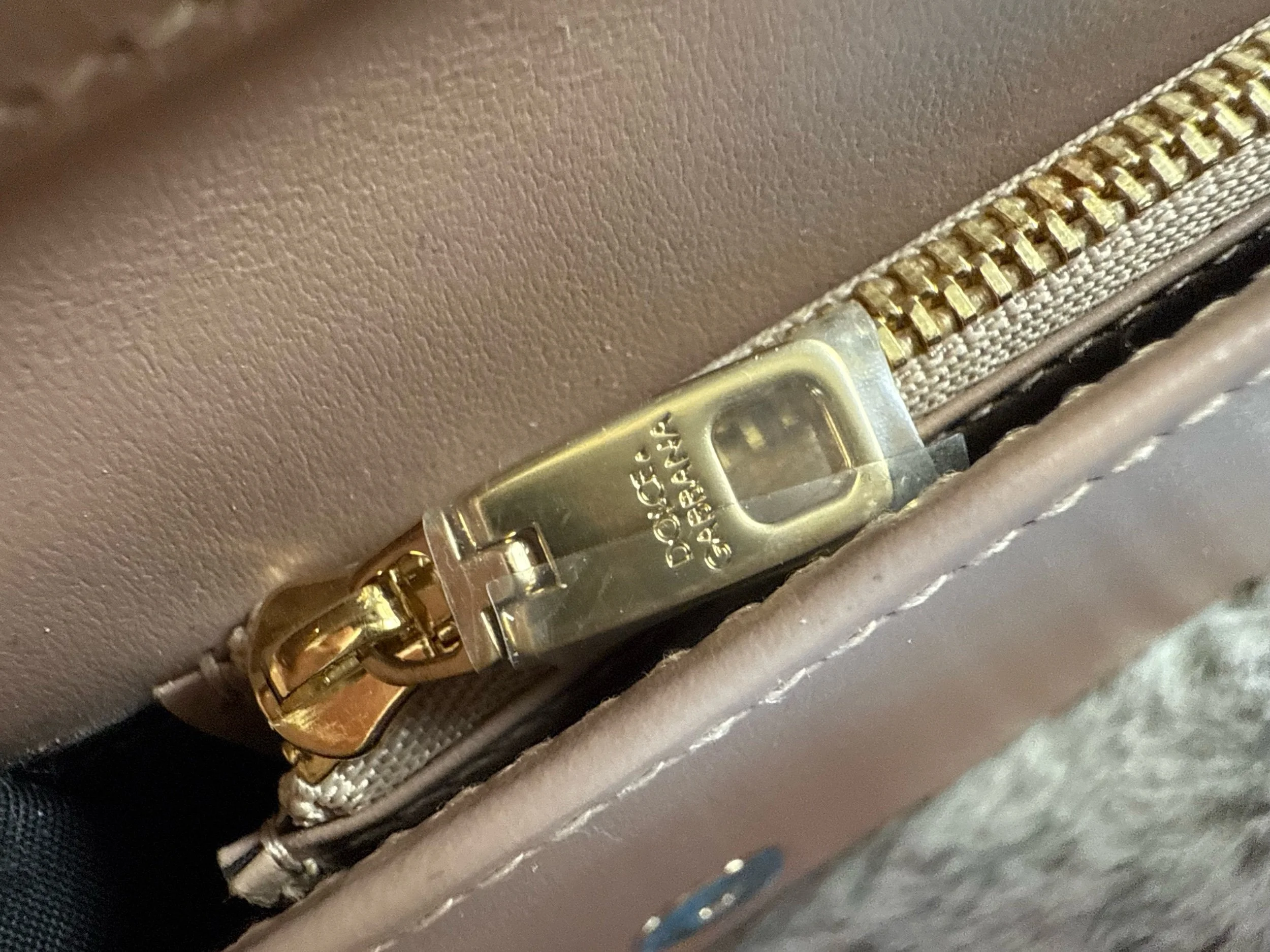 Dolce & Gabbana Logo Leather Phone Bag — image 10