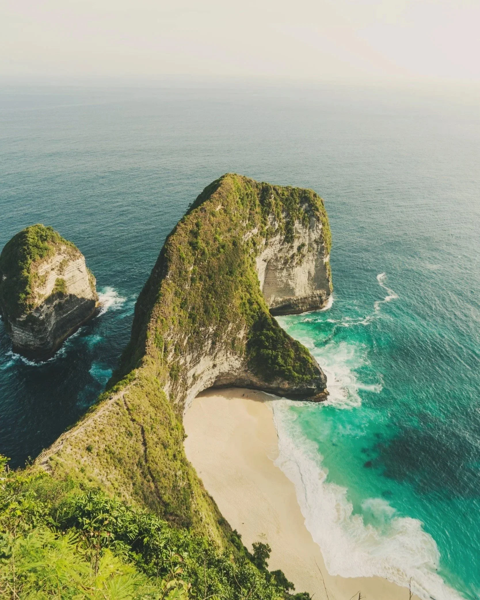 Kelingking cliff in Nusa Penida Bali for combined grand tours