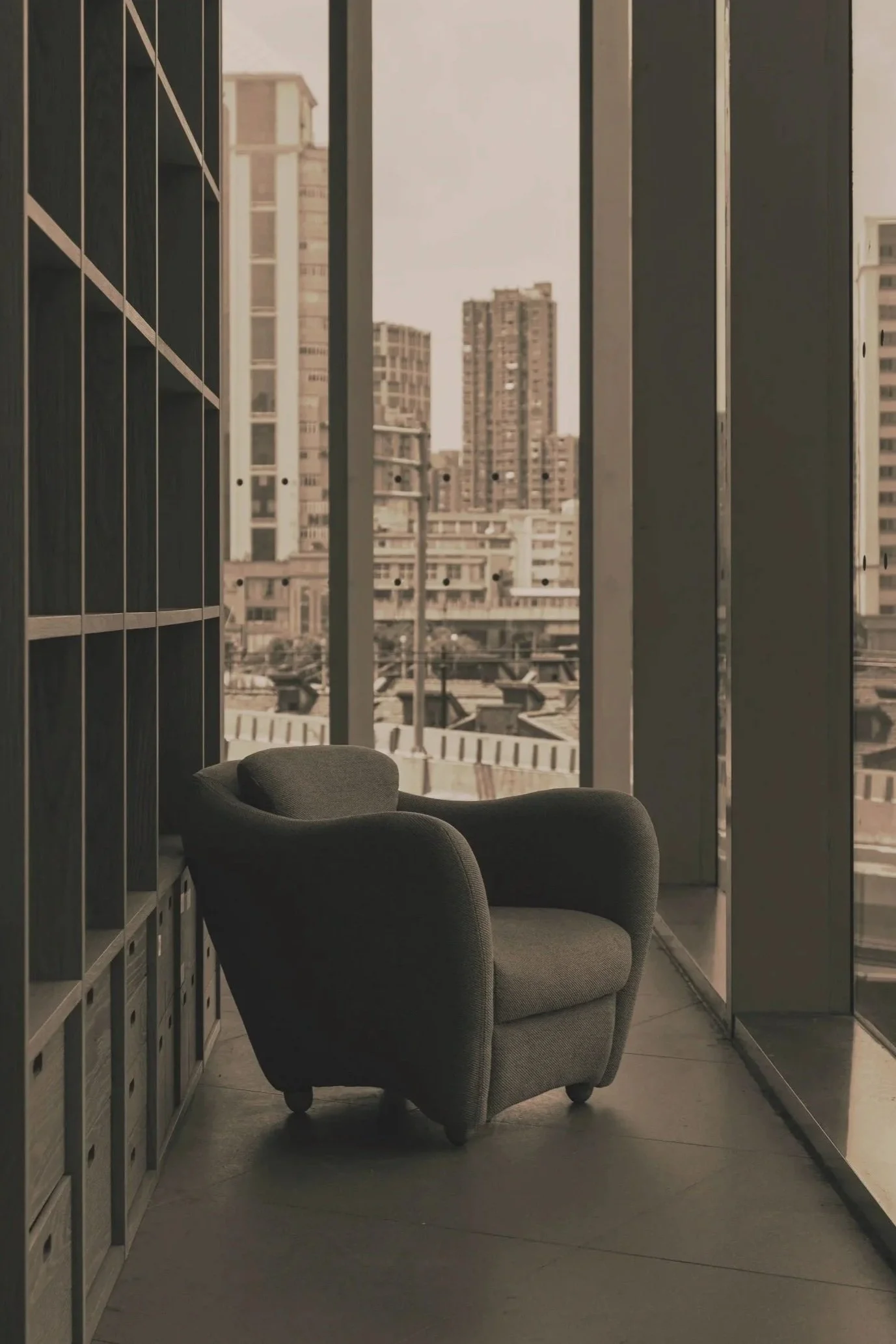 Sofa for a private chat to discuss about your best trip with Perla