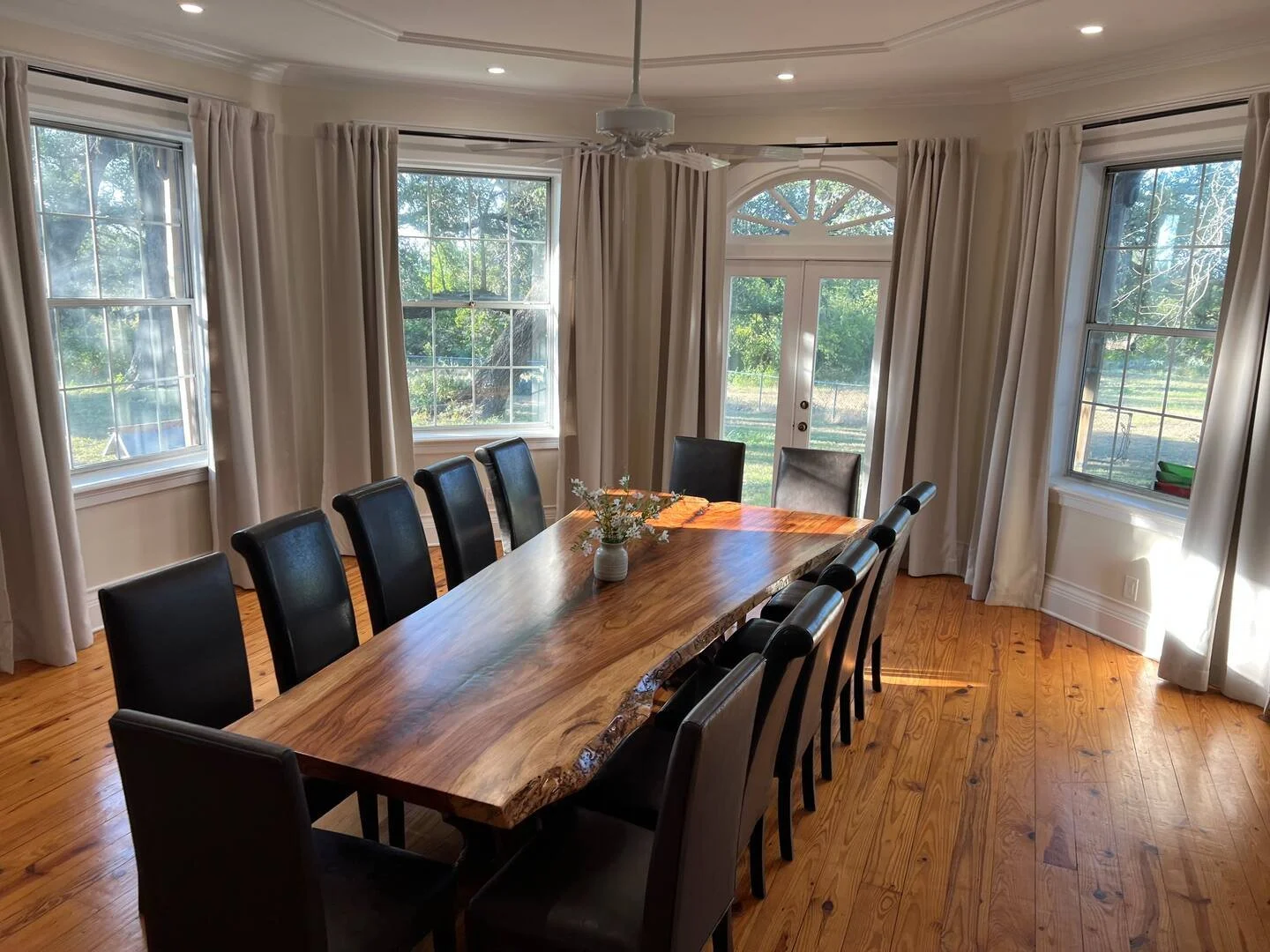 Hill Country Haven-AT-USA-dining.jpeg