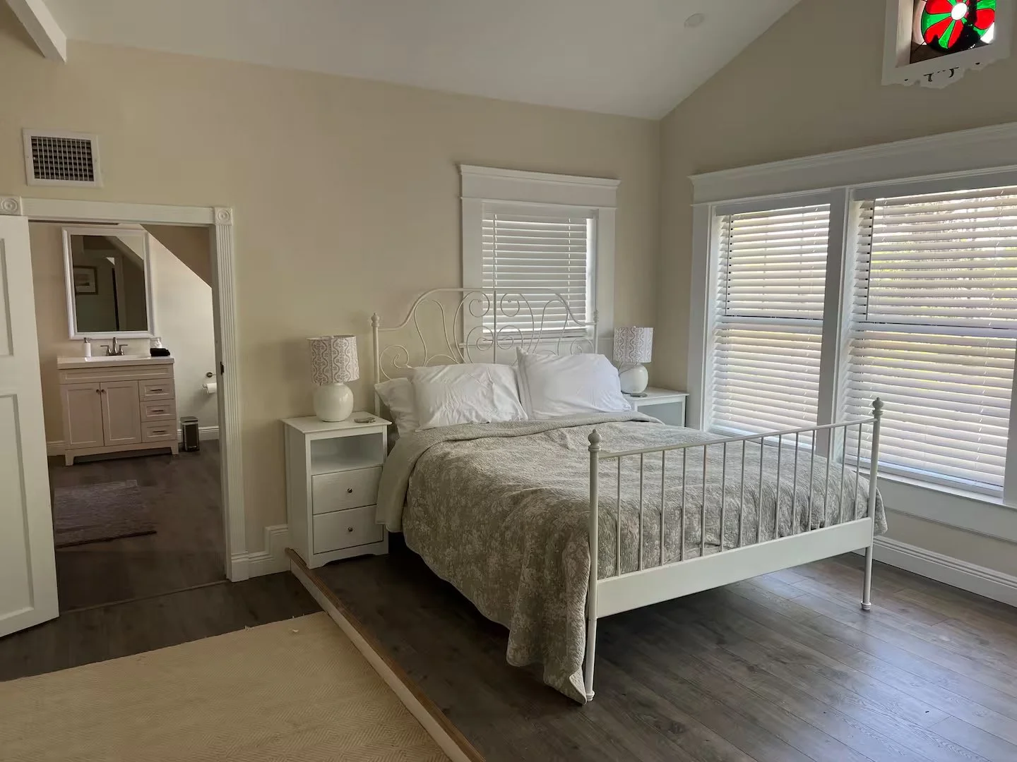 Hill Country Haven-AT-USA-bedroom-b.jpg