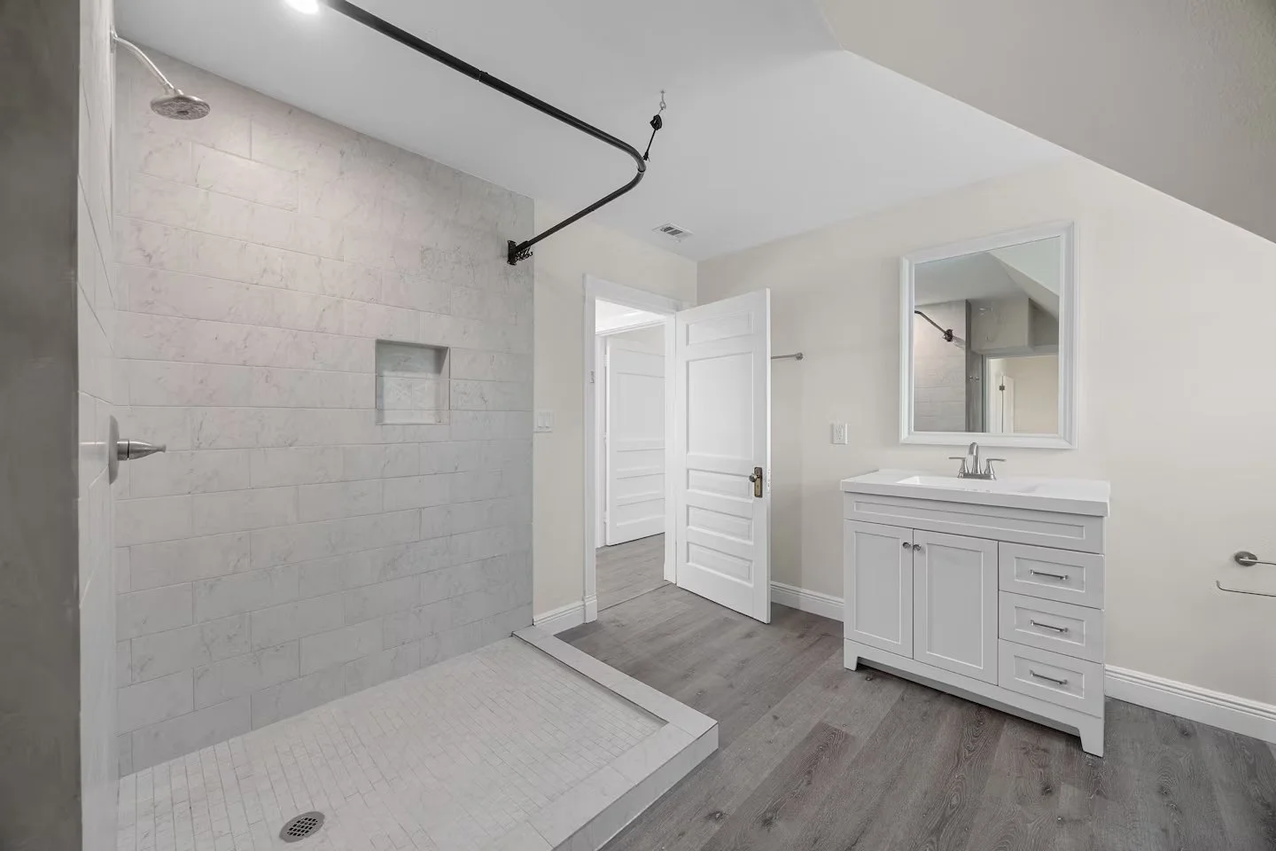 Hill Country Haven-AT-USA-bathroom.jpg