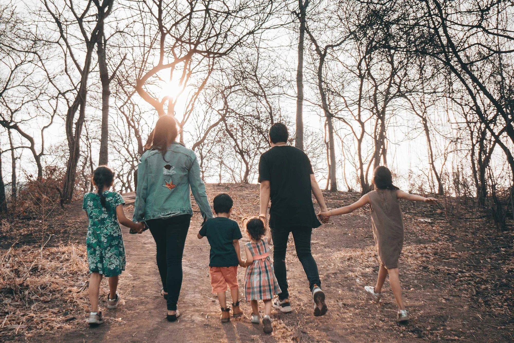 family-orlando-allo-qRpOzXWsu3c-unsplash