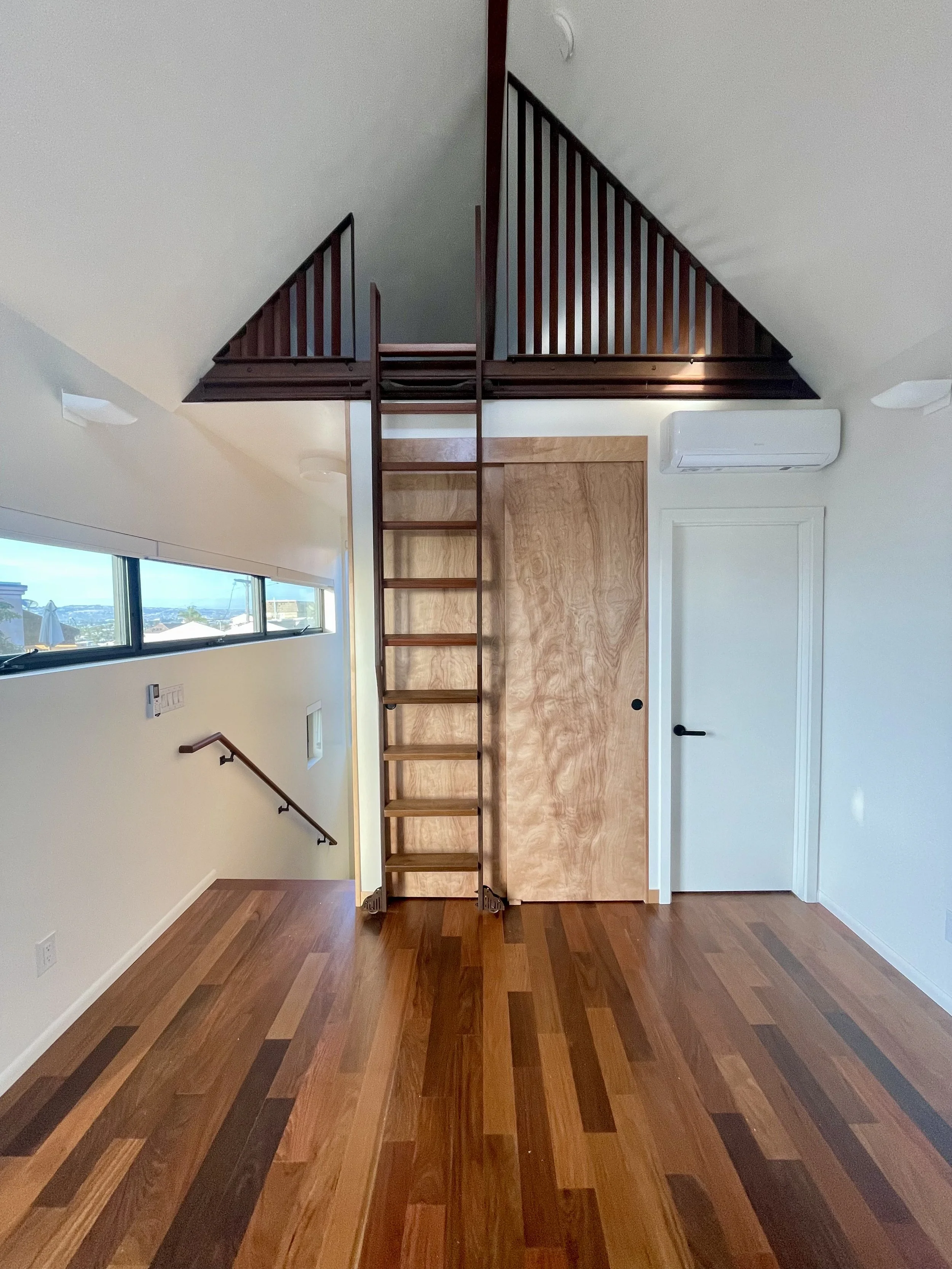 4634 Bedroom Closet Closed.jpeg