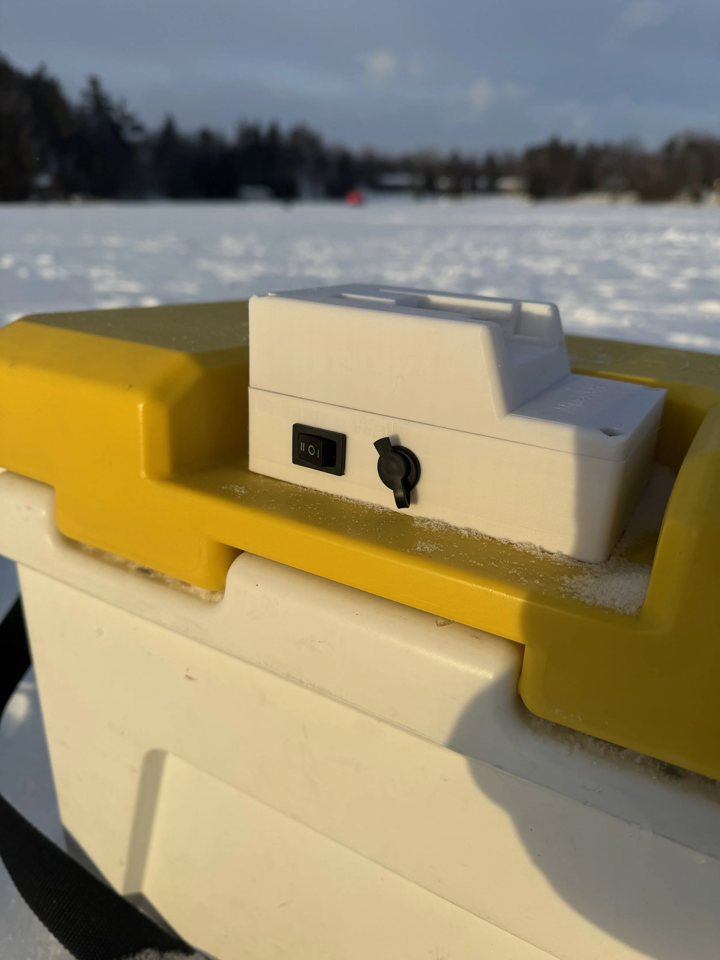 Frabill Magnum Bait Station Aerator Rear .jpeg