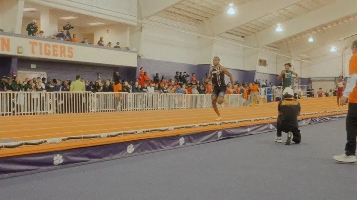 A 3:00.86 was dropped... peak 4x400‼️

#trackandfield #ncaatrack