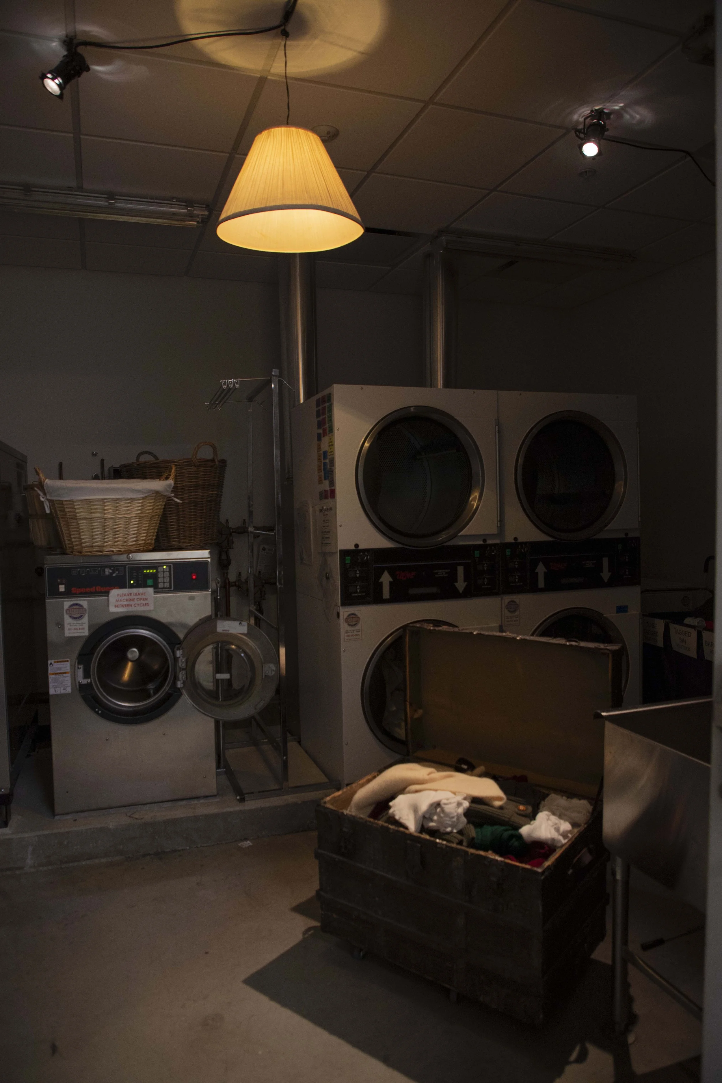 LAUNDRY_ROOM_1.jpg