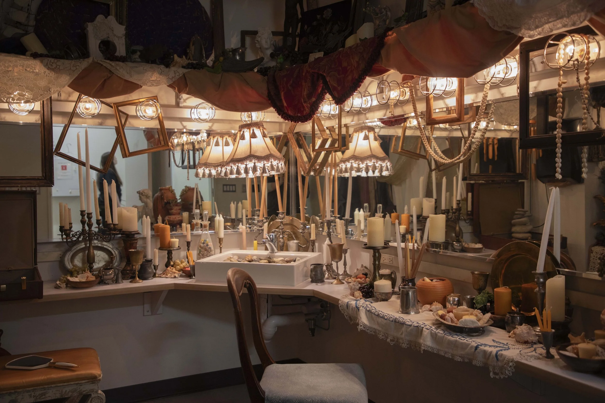 DRESSING ROOM_20.jpg