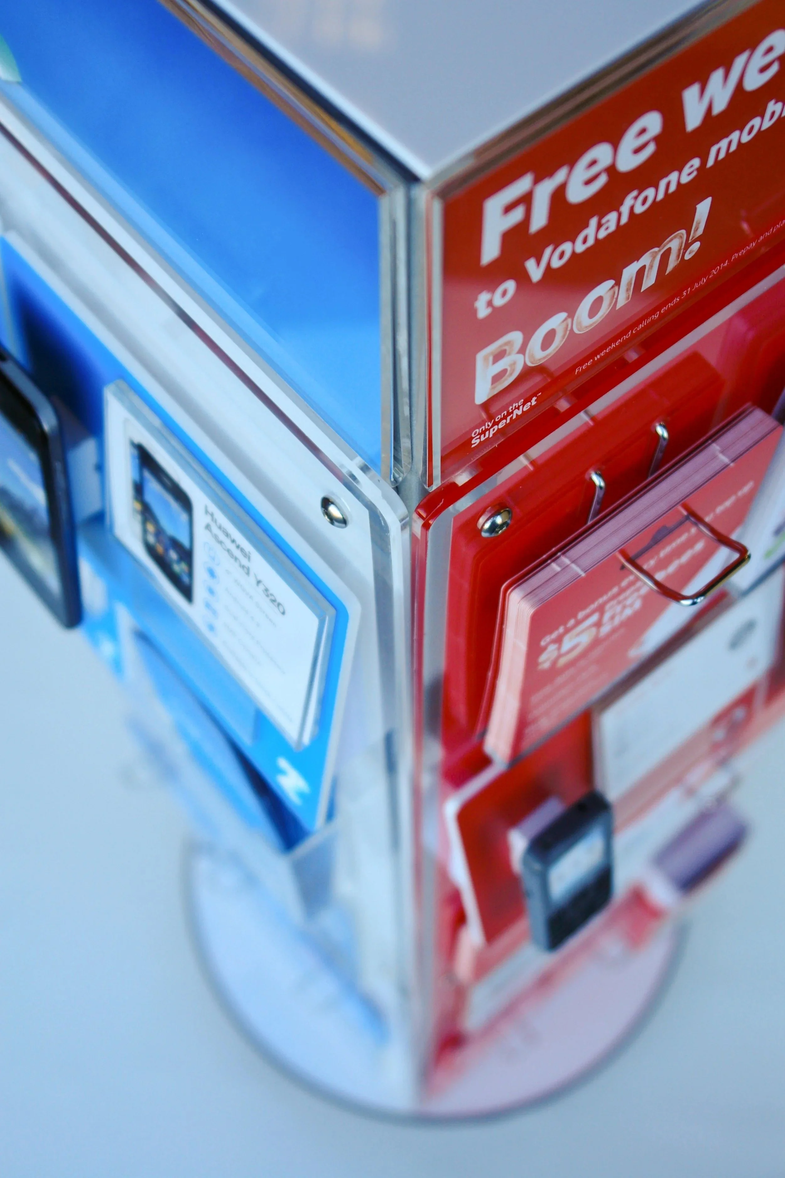 Rotating Telecomunication Retail Display
