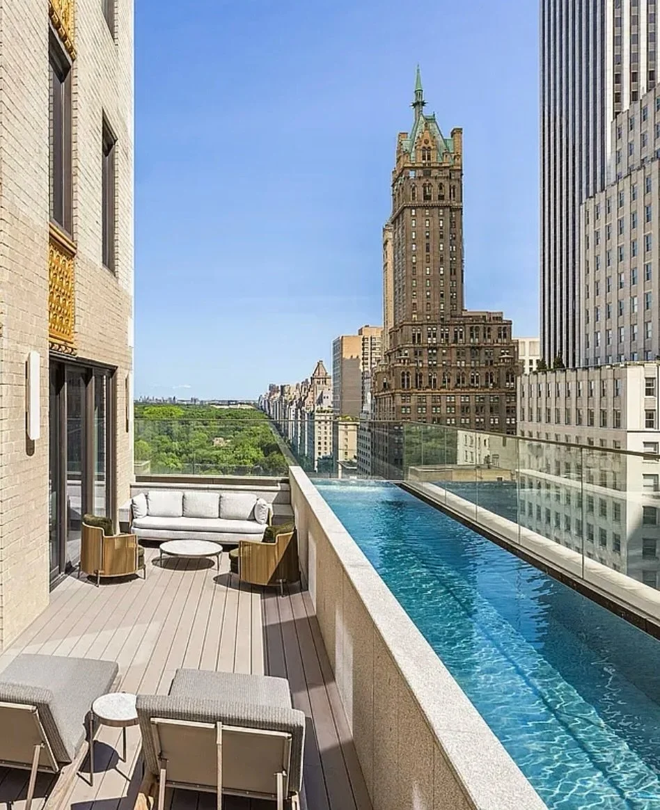 Happy Monday #marketupdate 📈👀 In the $4M and above luxury segment, 29 contracts were signed last week in Manhattan, rising from 19 the previous week.

⭐ Manhattan posted 29 contracts at $4M and above, marking a notable bounce back after the holiday