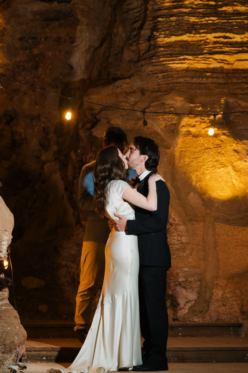 longhorn-cavern-ceremony-kiss.jpg