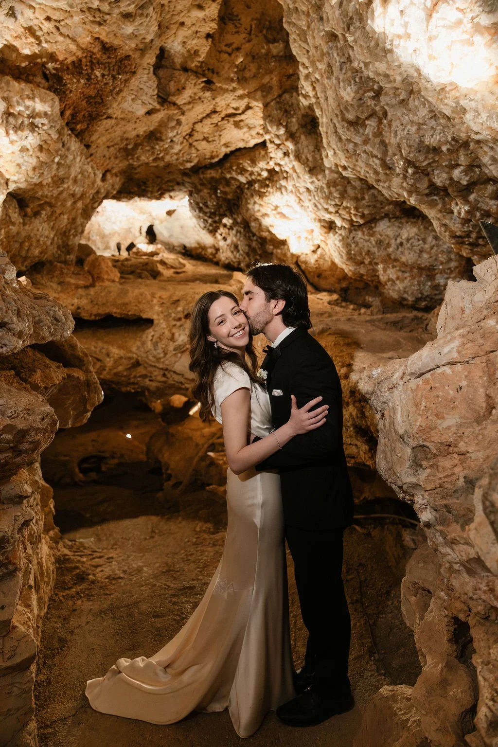 longhorn-cavern-texas-elopement.jpg