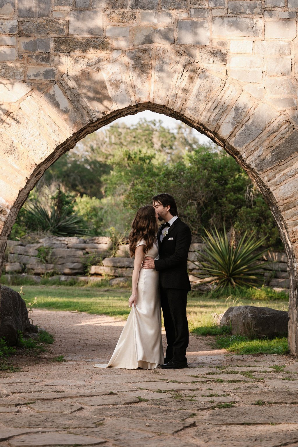 longhorn-cavern-texas-newlyweds.jpg