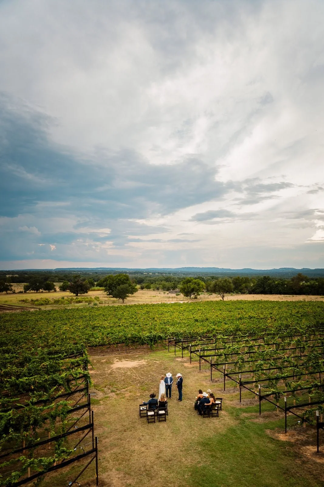 couple getting married at William Chris Vineyards