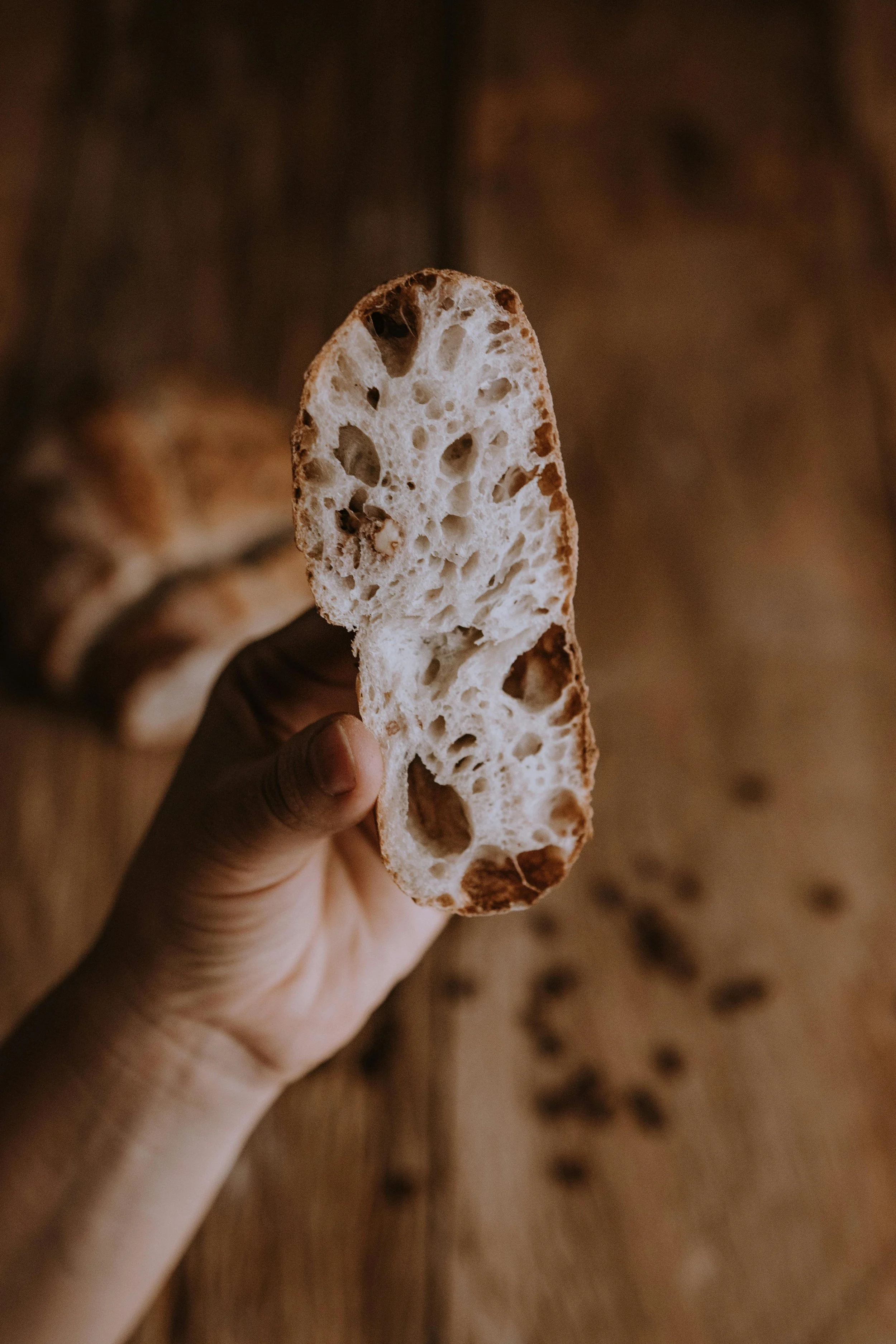 Gas Retention: Why Weak Gluten Networks Leak CO2