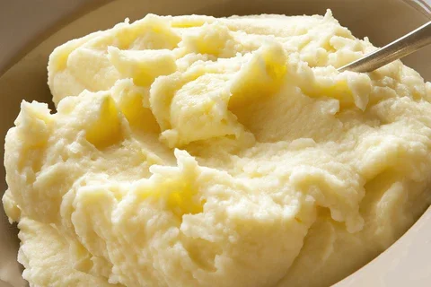 Garlic Mashed Potatoes (Serves 4-6)