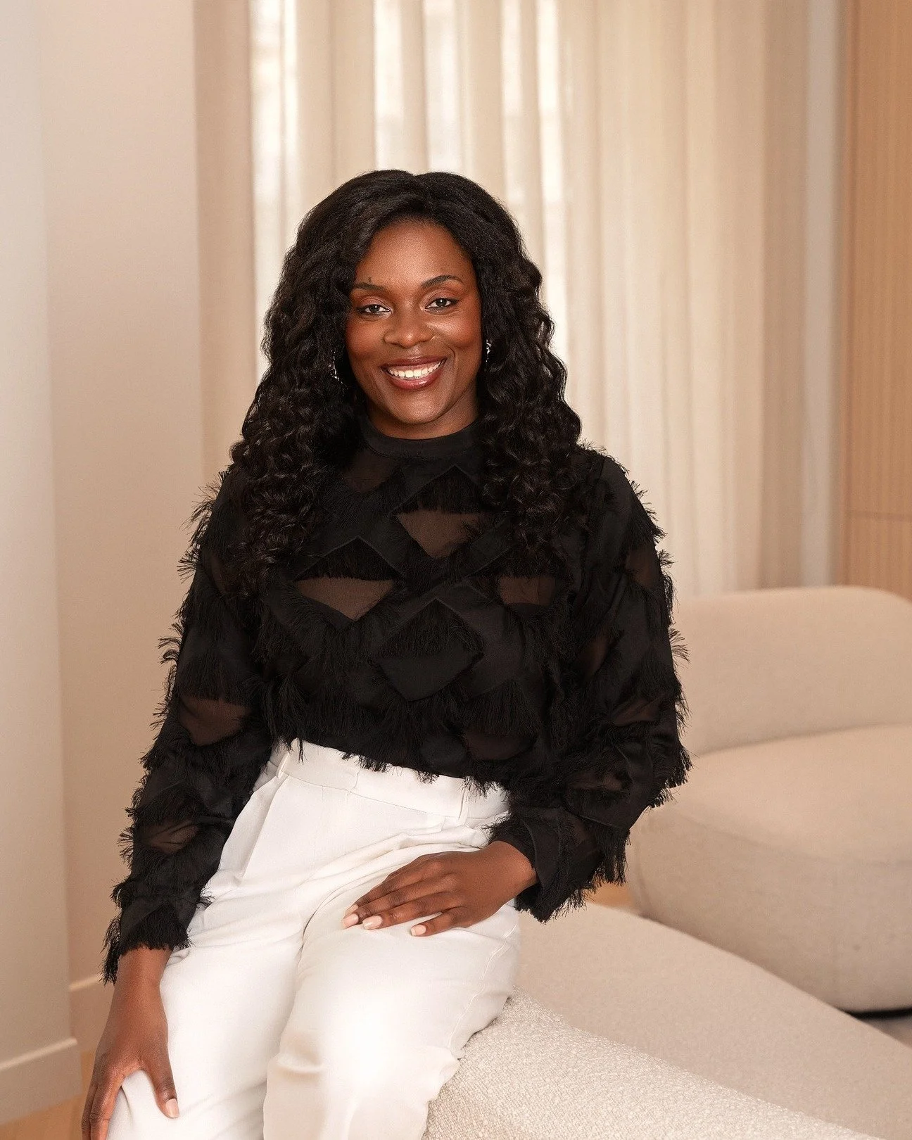 Une photo professionnelle, ce n&rsquo;est pas &ldquo;juste une photo&rdquo;.

C&rsquo;est souvent le premier contact avec un client, un recruteur ou un partenaire.
✔ coh&eacute;rence
✔ cr&eacute;dibilit&eacute;
✔ image align&eacute;e avec votre activ