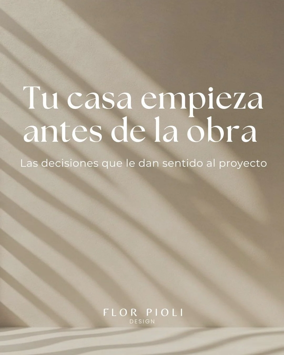 La mayor&iacute;a empieza su casa por partes.

Arquitectura por un lado.
Interiorismo despu&eacute;s.
Decisiones sueltas.

Y ah&iacute; es donde aparecen los errores.

Nosotros trabajamos distinto.

Pensamos tu casa desde el inicio, de forma integral