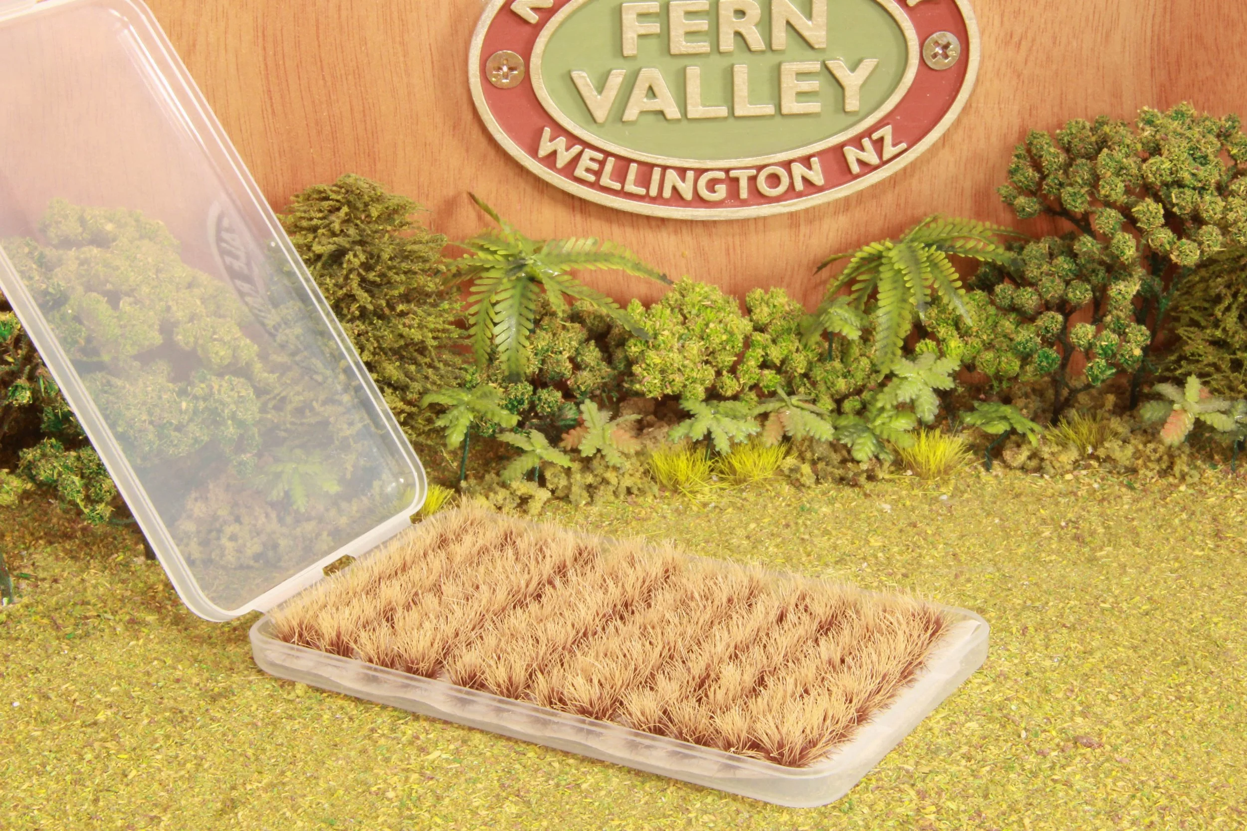 Tuft Grass - Wood Yellow