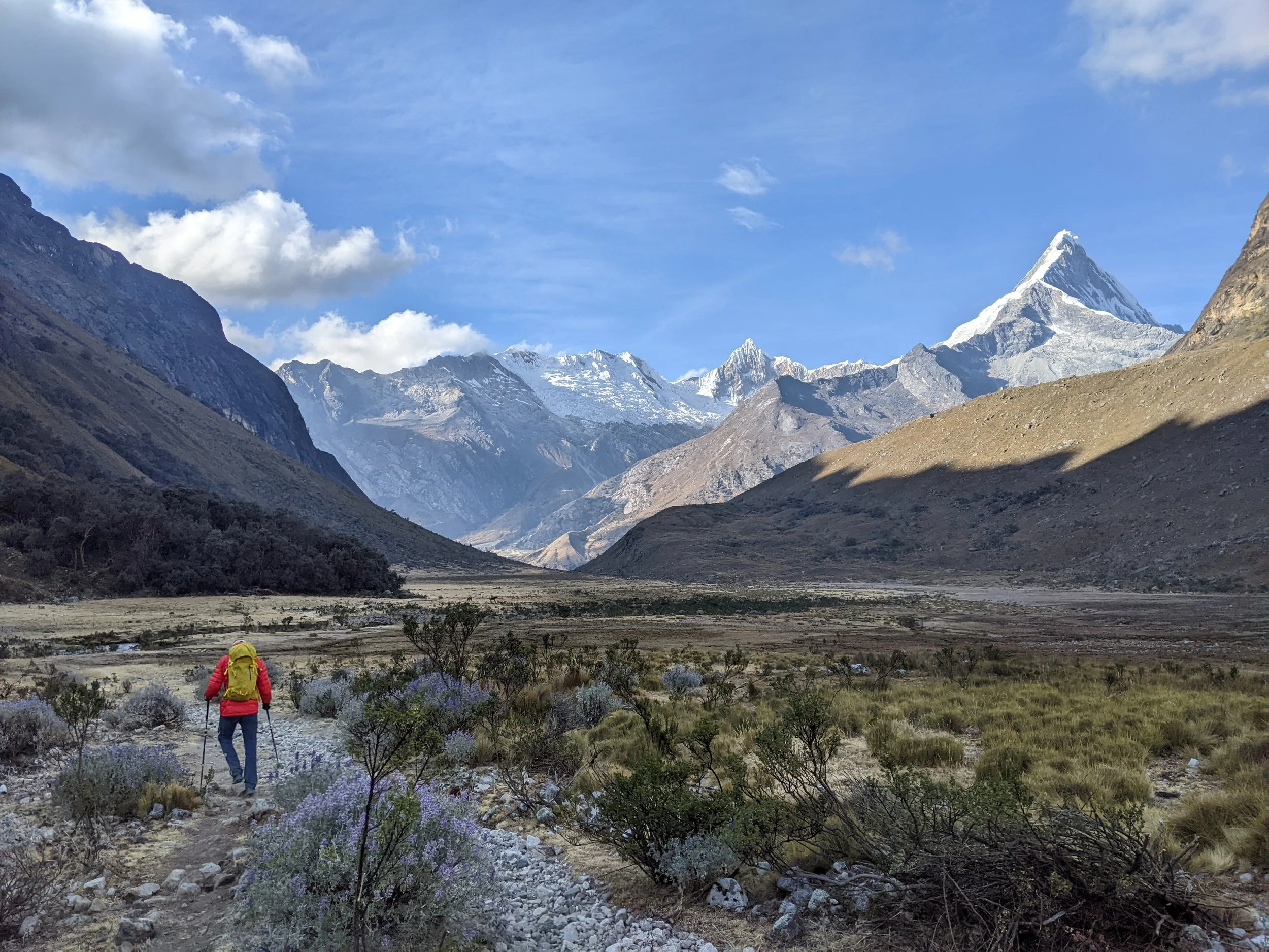 Am Alpamayo Basecamp Trekk in der Region Ancash in Peru