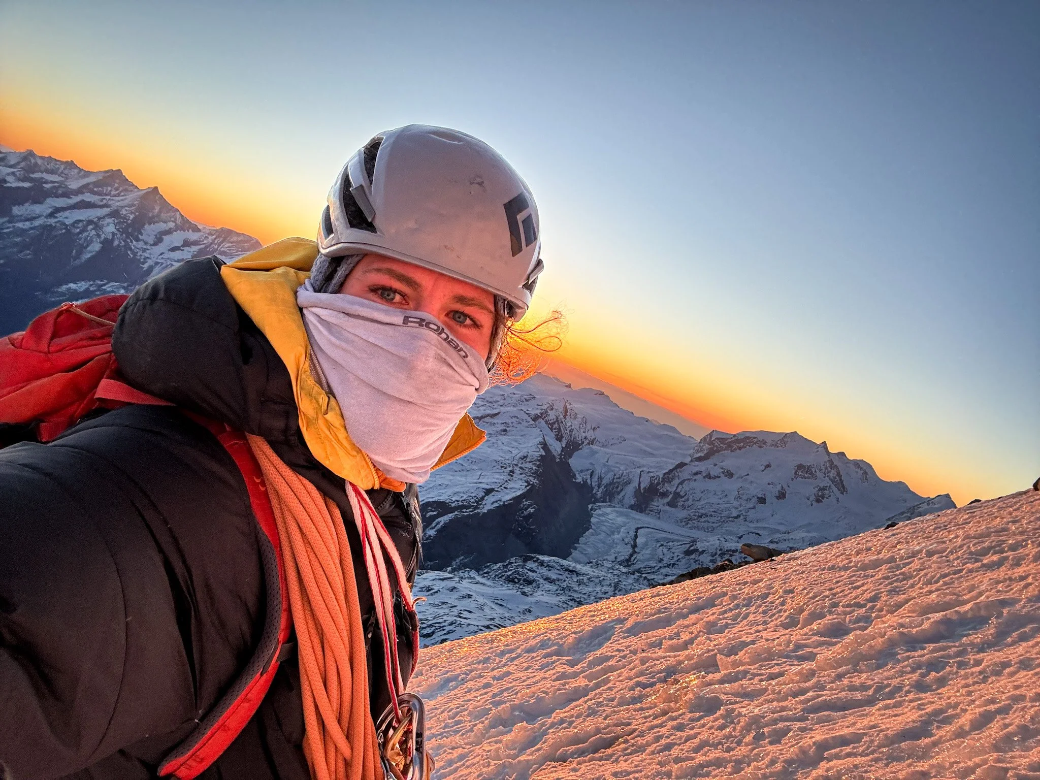 Alexander Brückler bei Sonnenaufgang am Matterhorn Gipfel