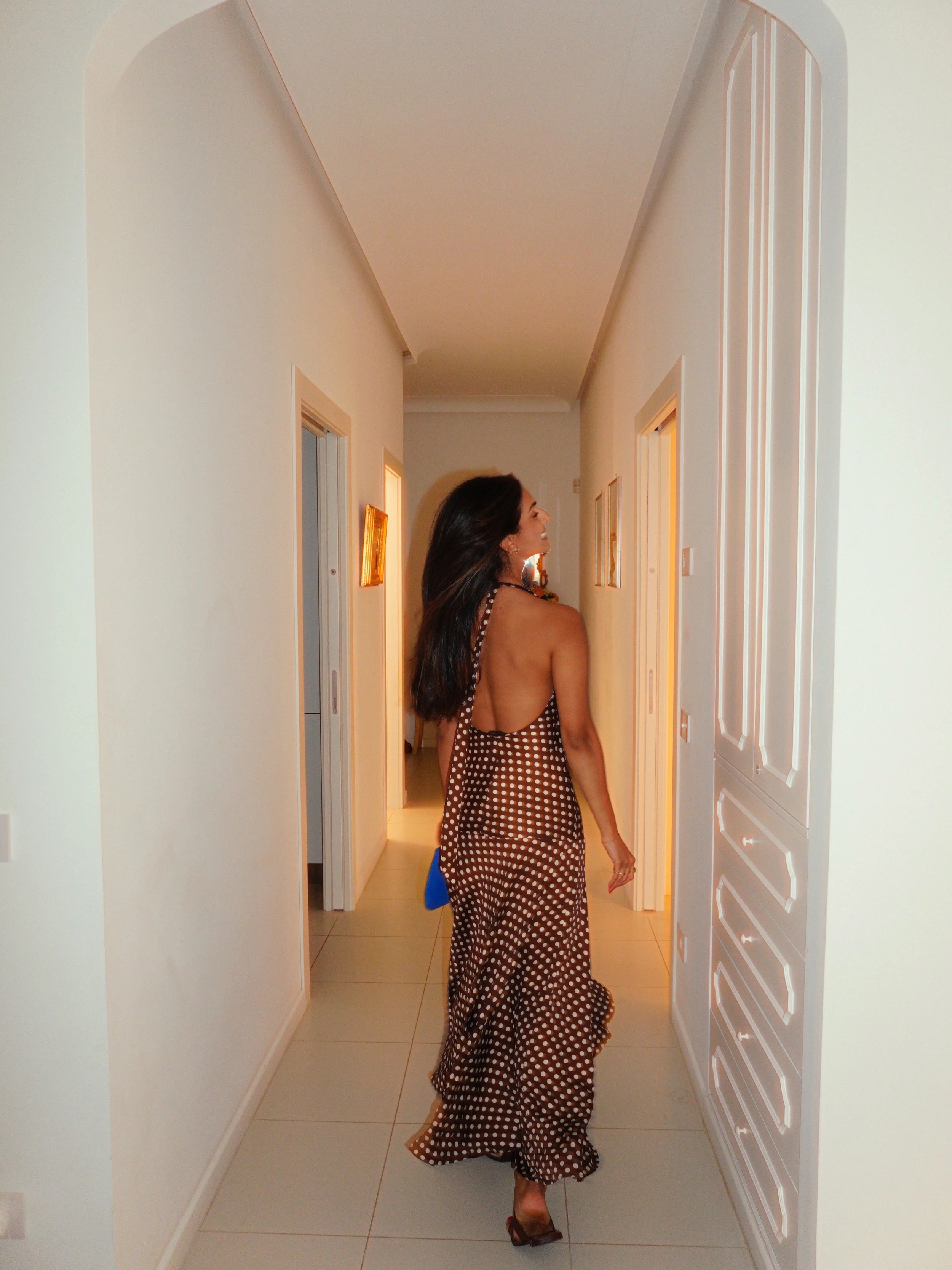 Dinner with tan lines &amp; evening bag thanks to @triangl 👙