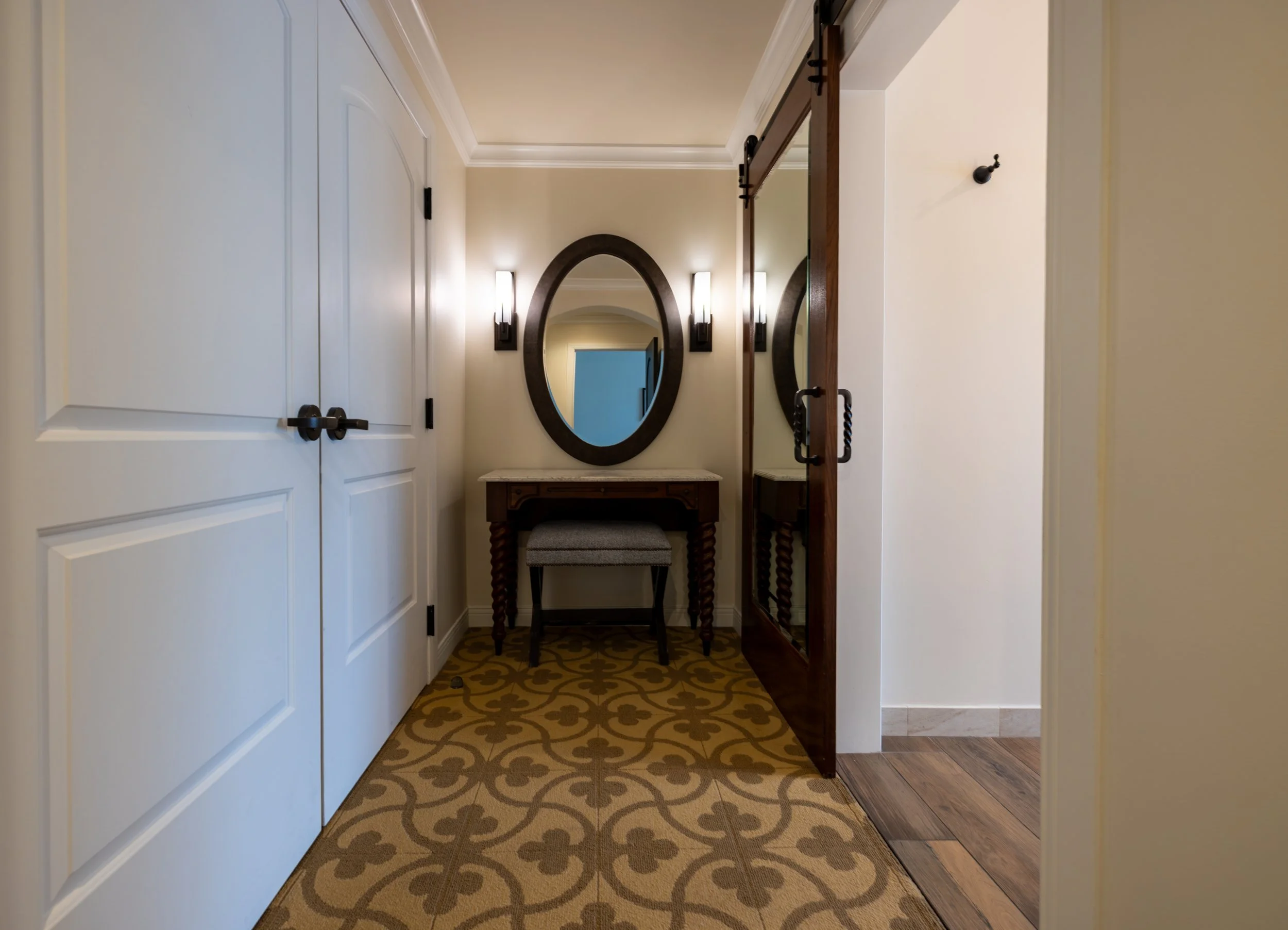 Hallway.jpg