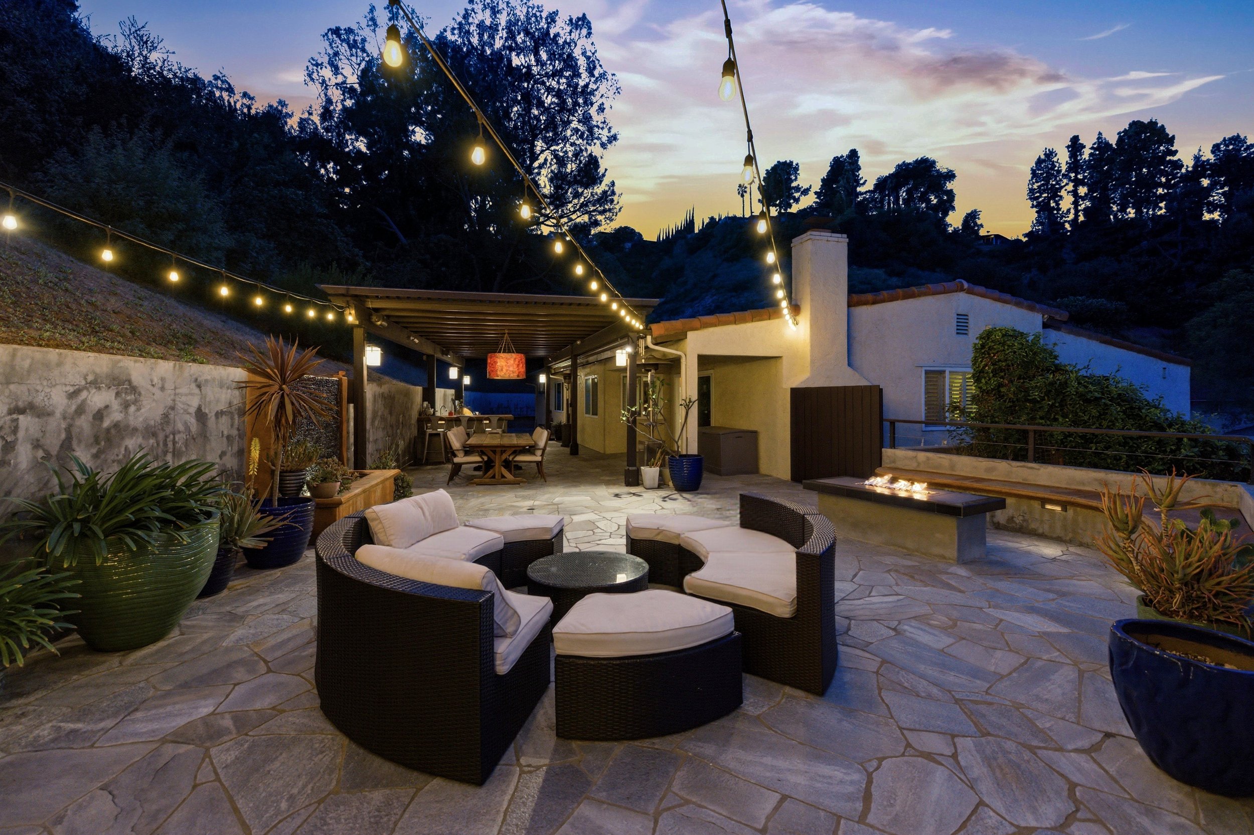 Patio 1.jpg