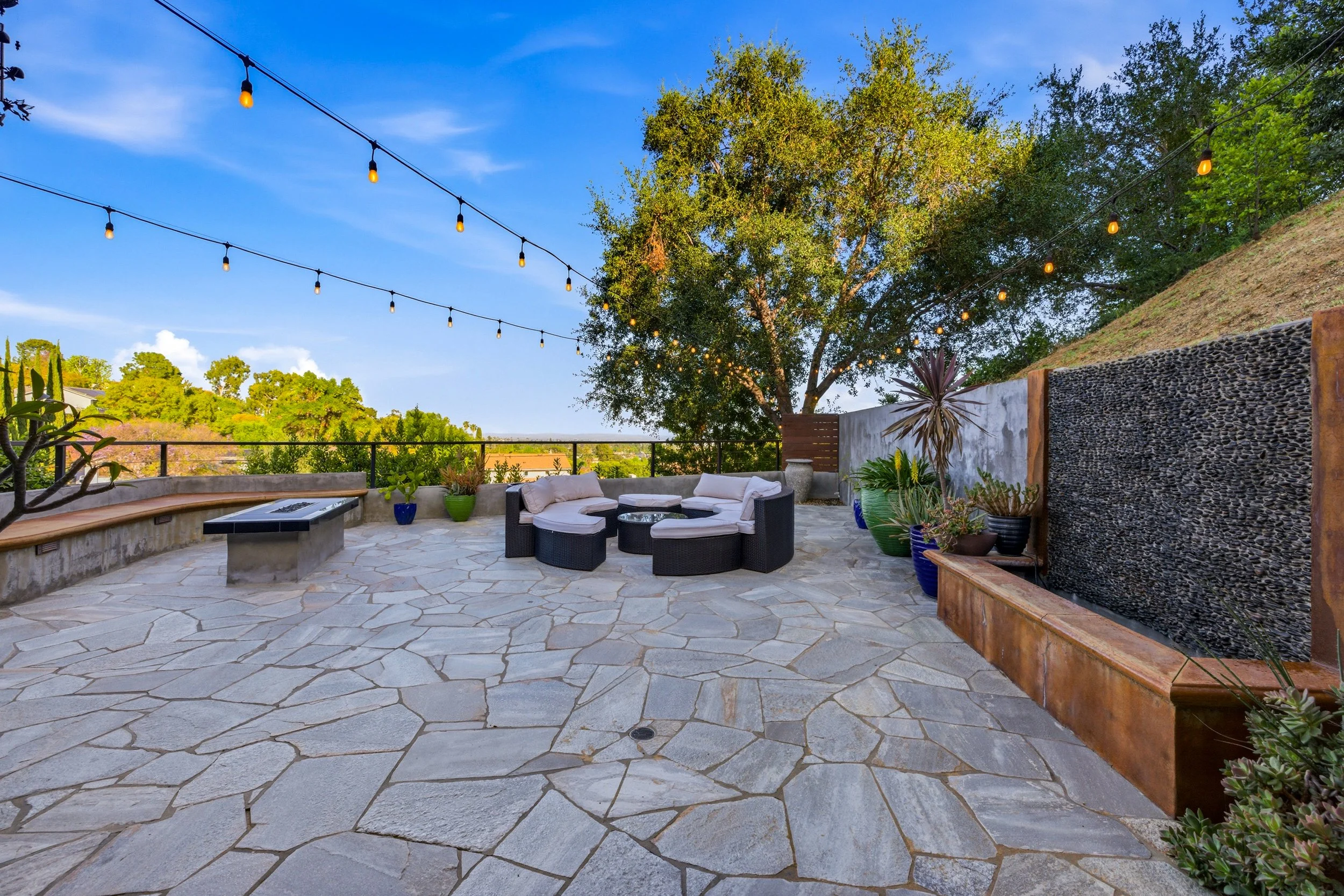 Patio 2.jpg
