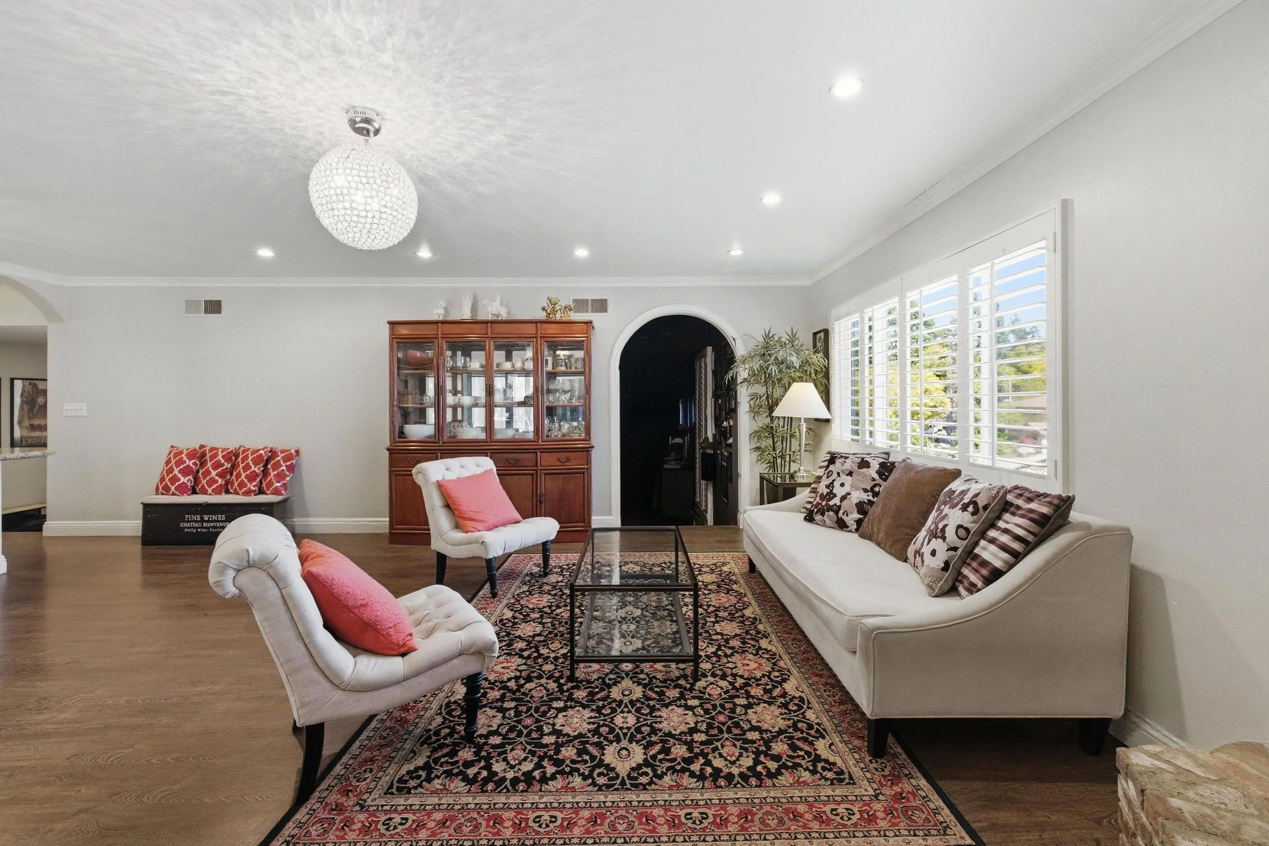 Family room 2.jpg