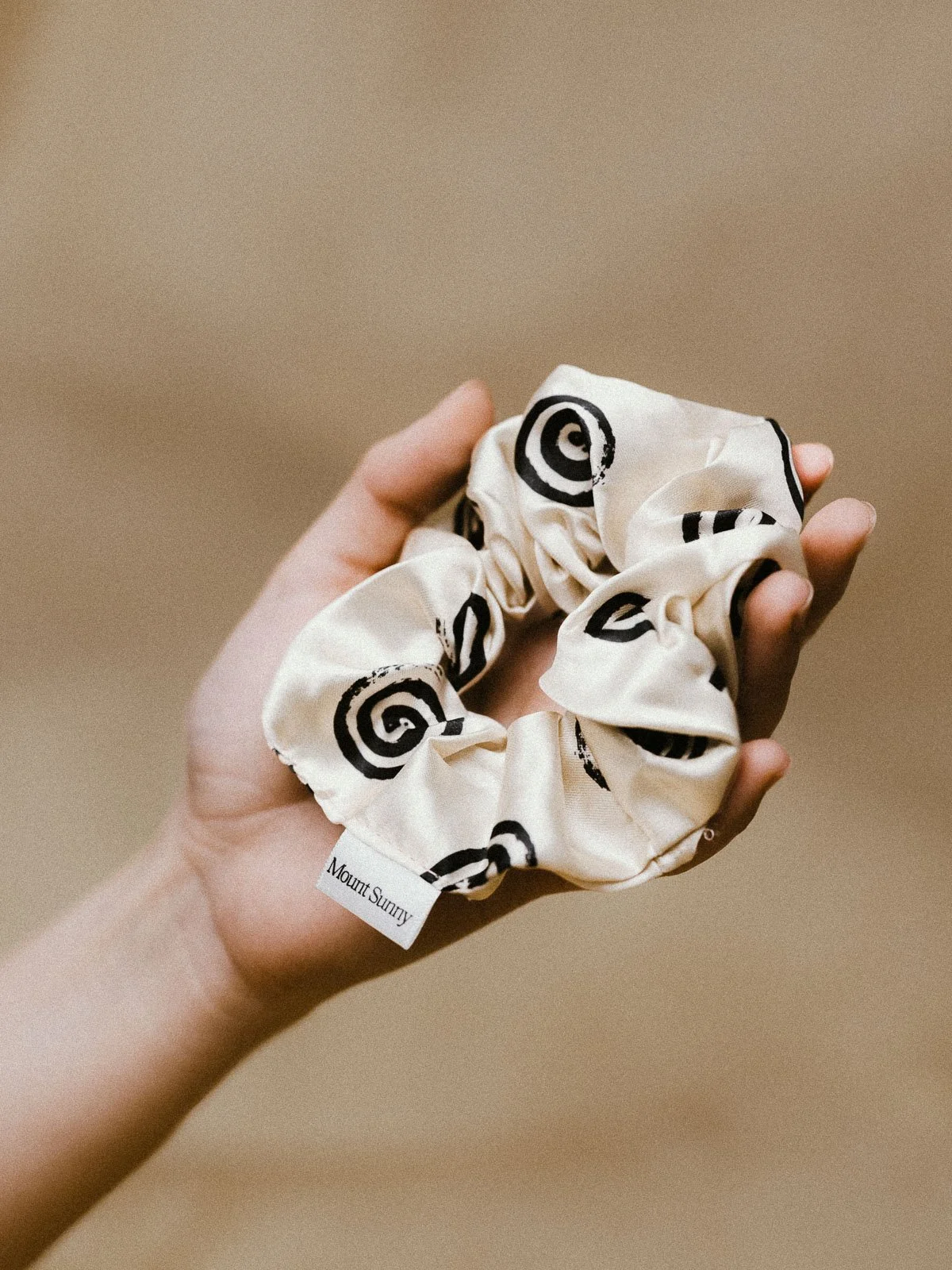 MOUNT SUNNY SILK SPIRAL SCRUNCHIE