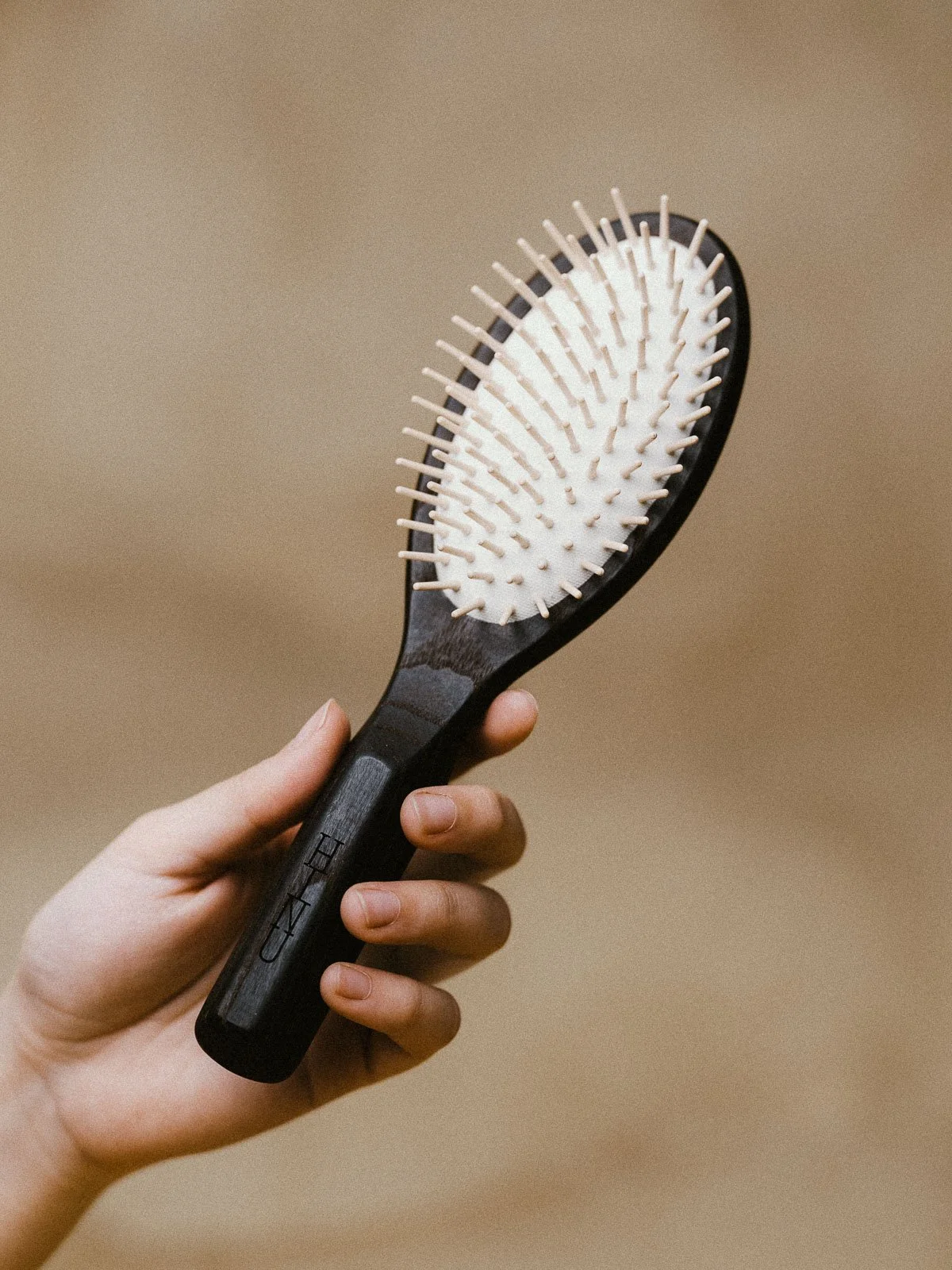 HINU WOODEN HAIR BRUSH
