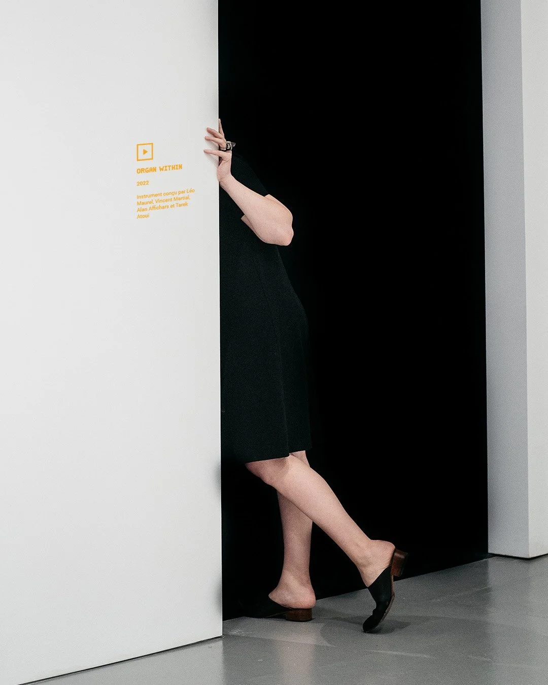 Signalétique encart présentation œuvre vidéo