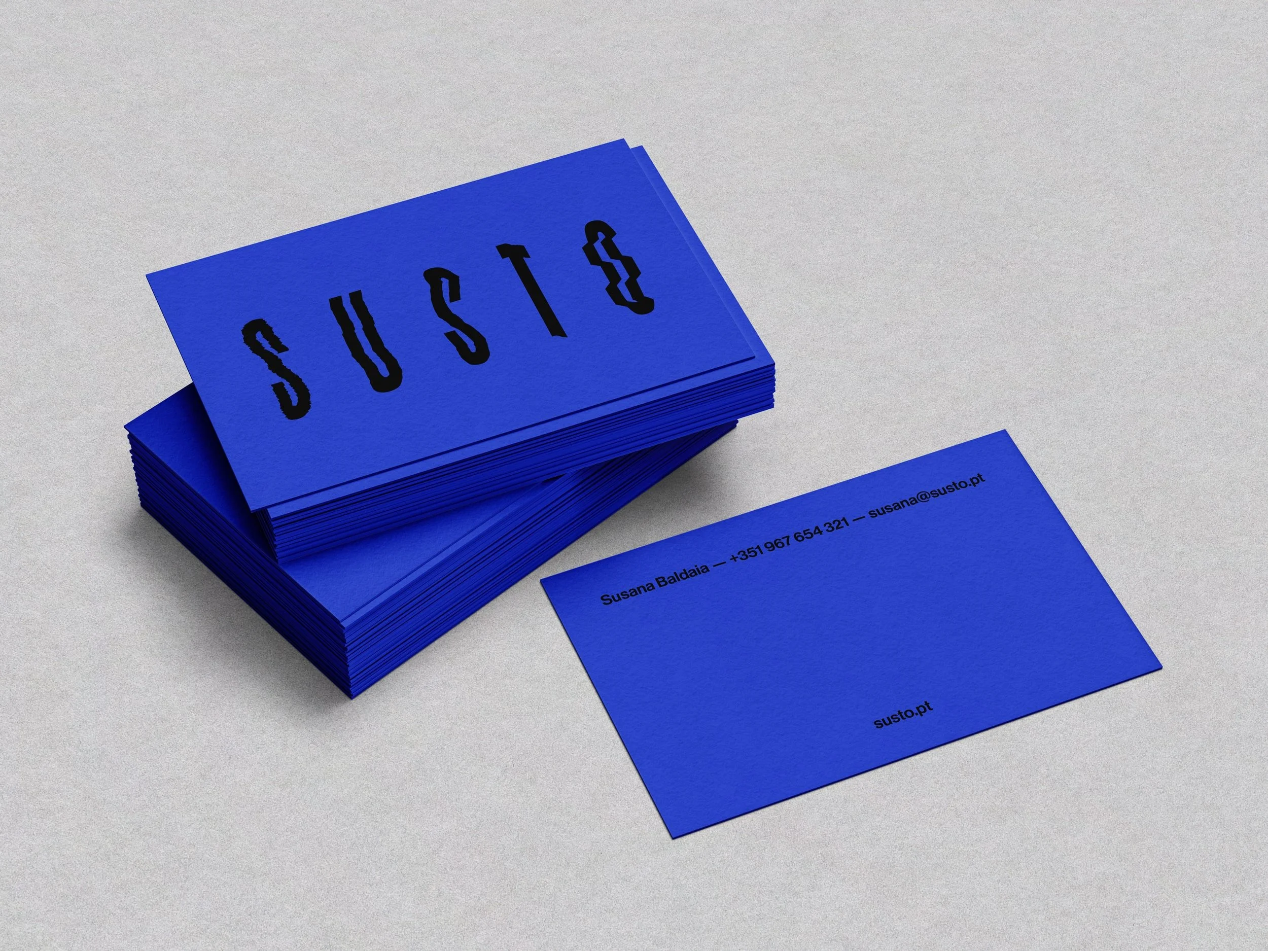 susto_Mockup_cartoes-de-visita_01-min.jpg