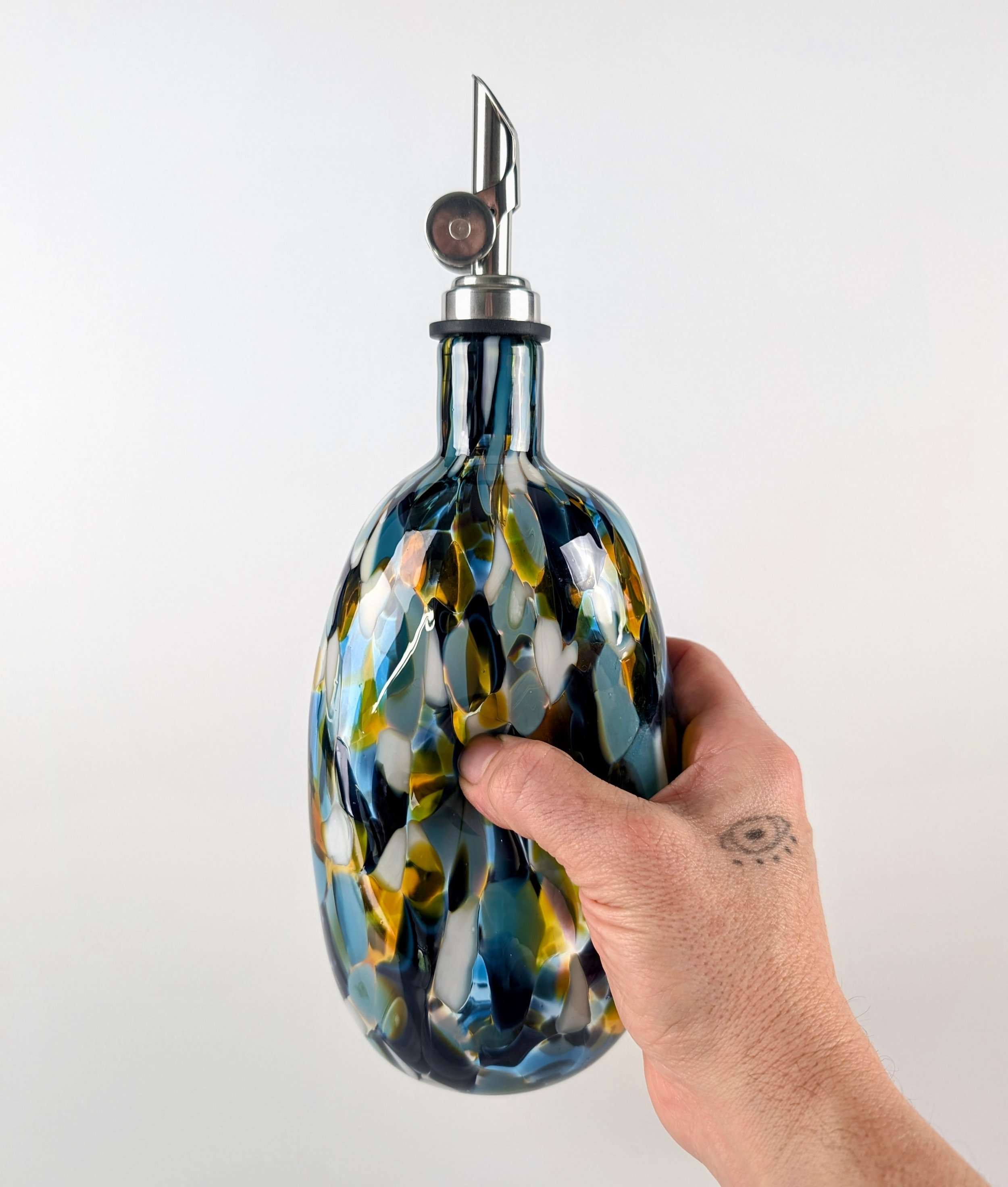 Funari, Squeeze Bottle, Electric Topaz 2025. Detail 2 (1).jpg