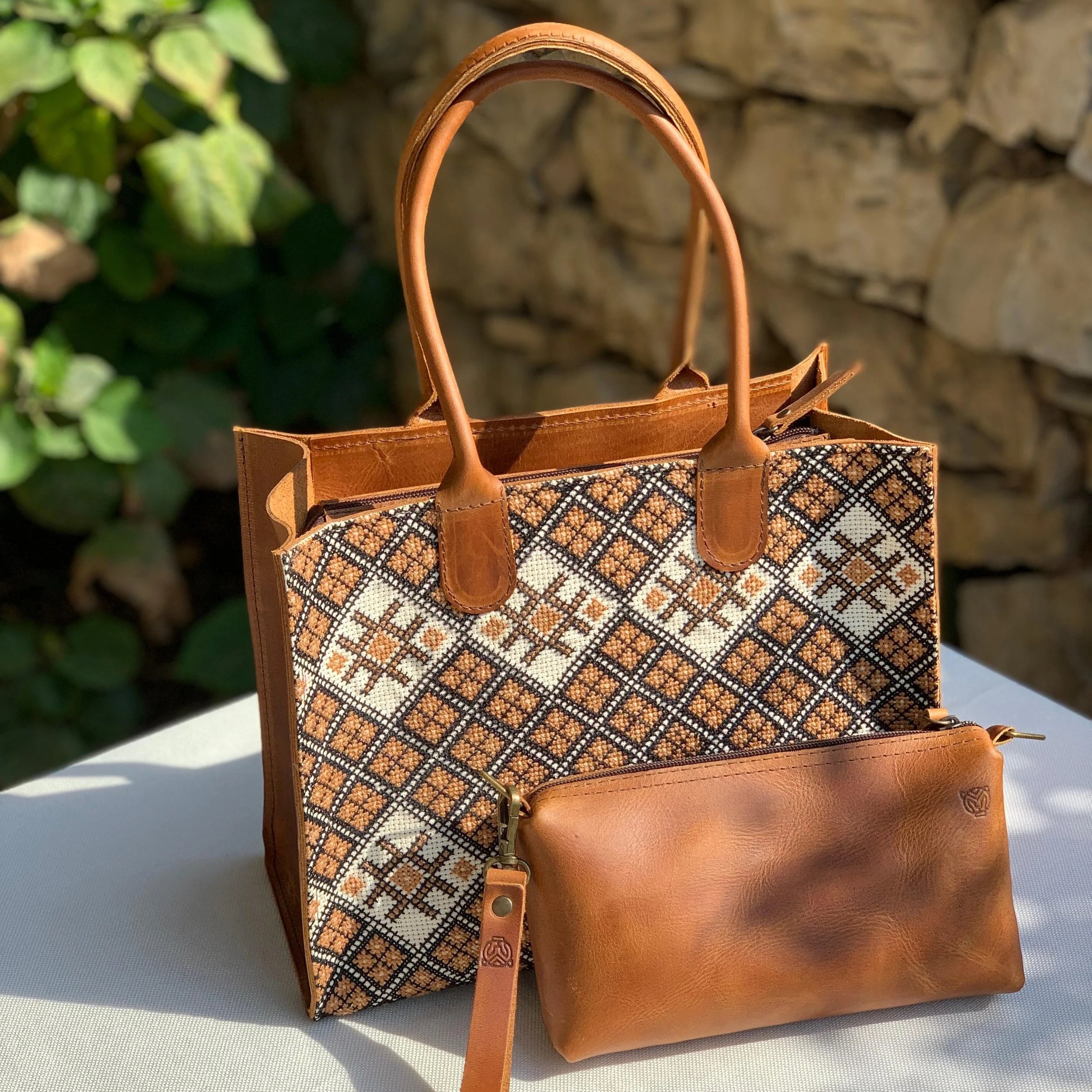 Doaa Tote Bag - Carmel  (The fertile land)